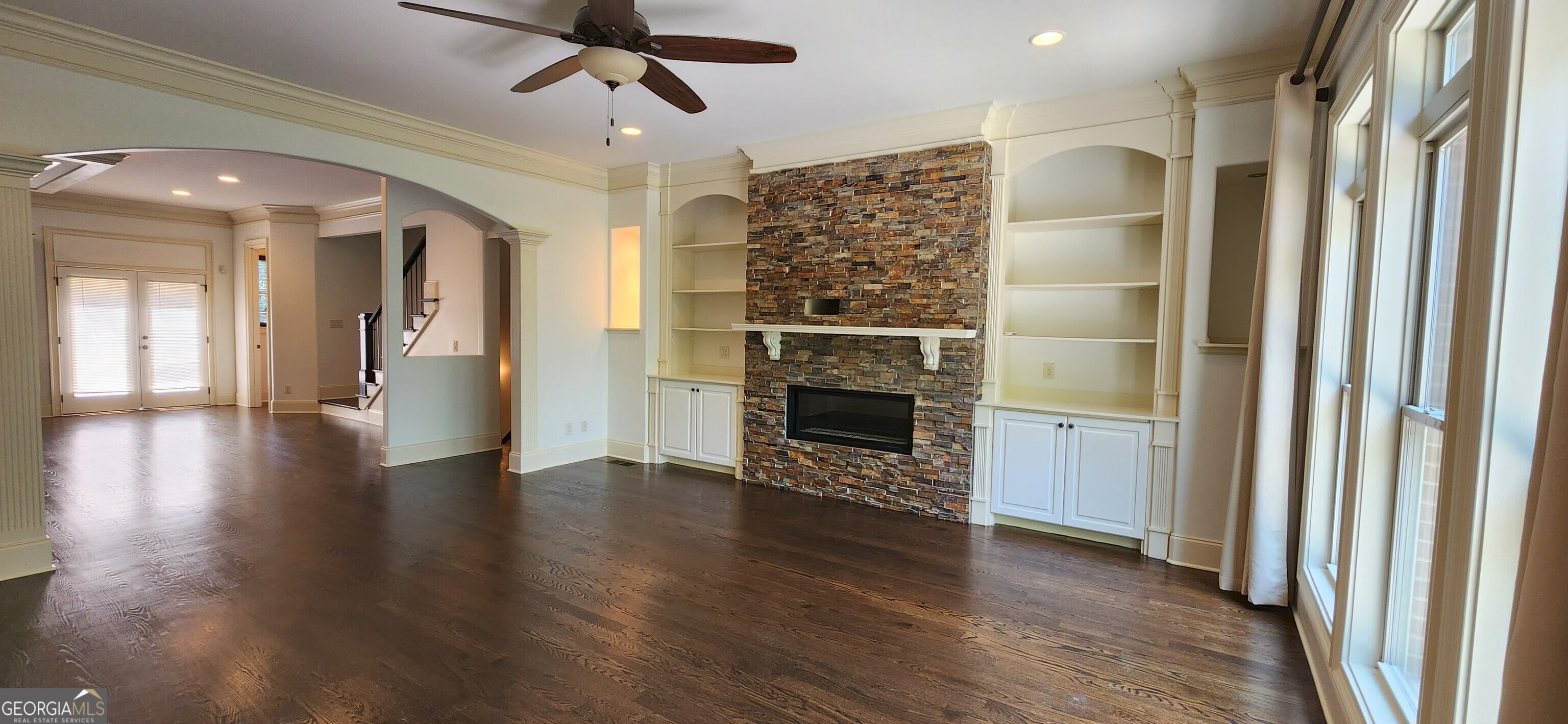 492 Pearl Cove Court Property Photo 7