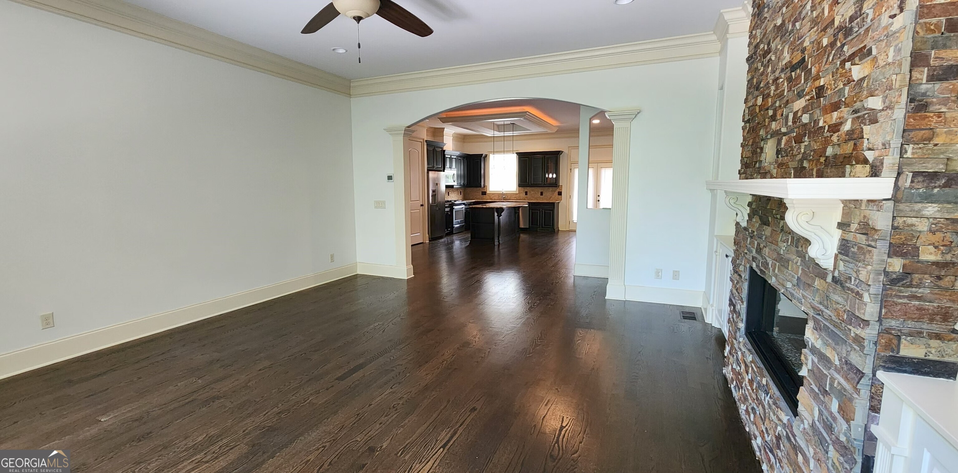 492 Pearl Cove Court Property Photo 9