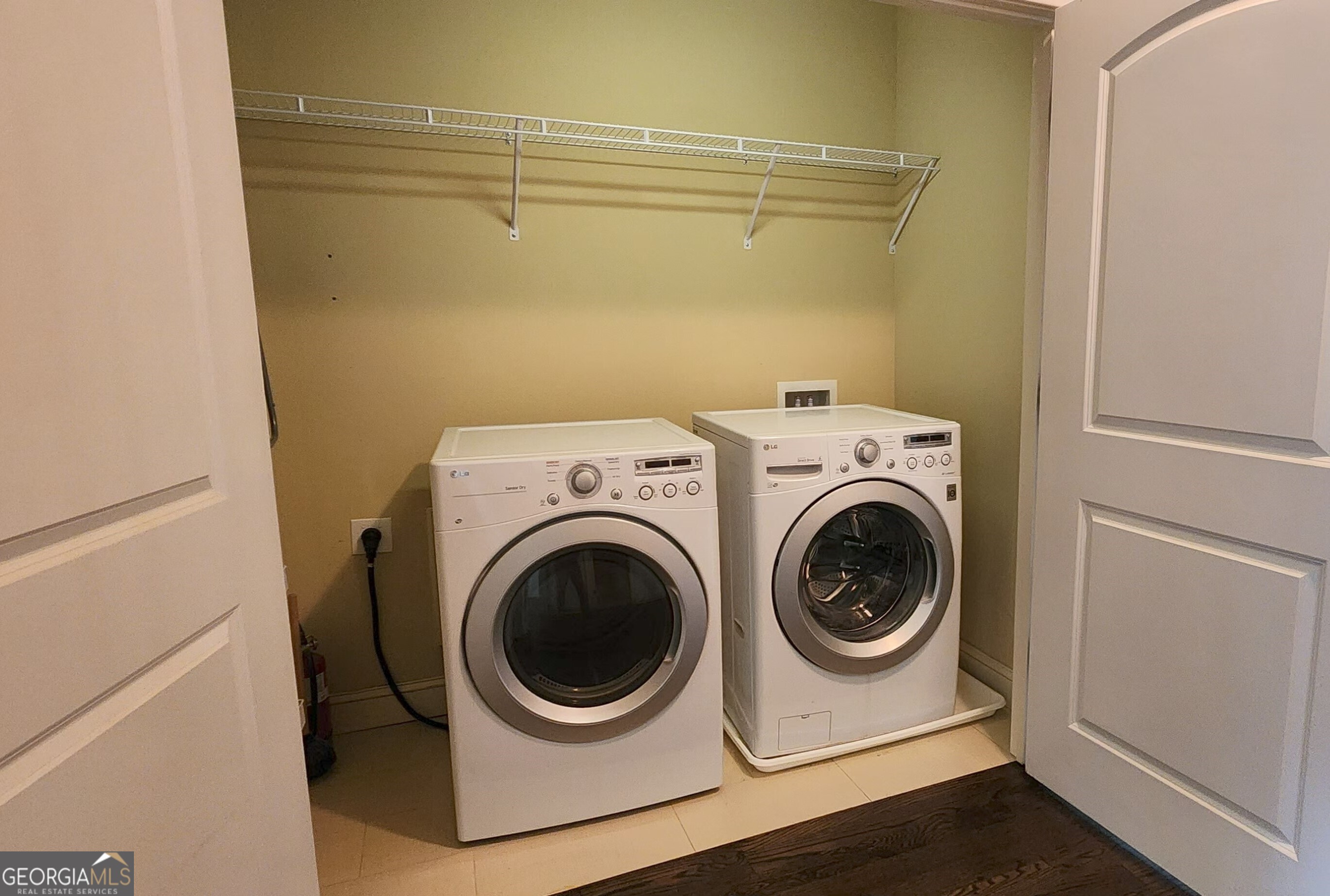 492 Pearl Cove Court Property Photo 25