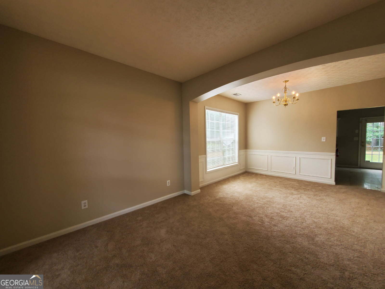 1031 Maple Leaf Drive Property Photo 2