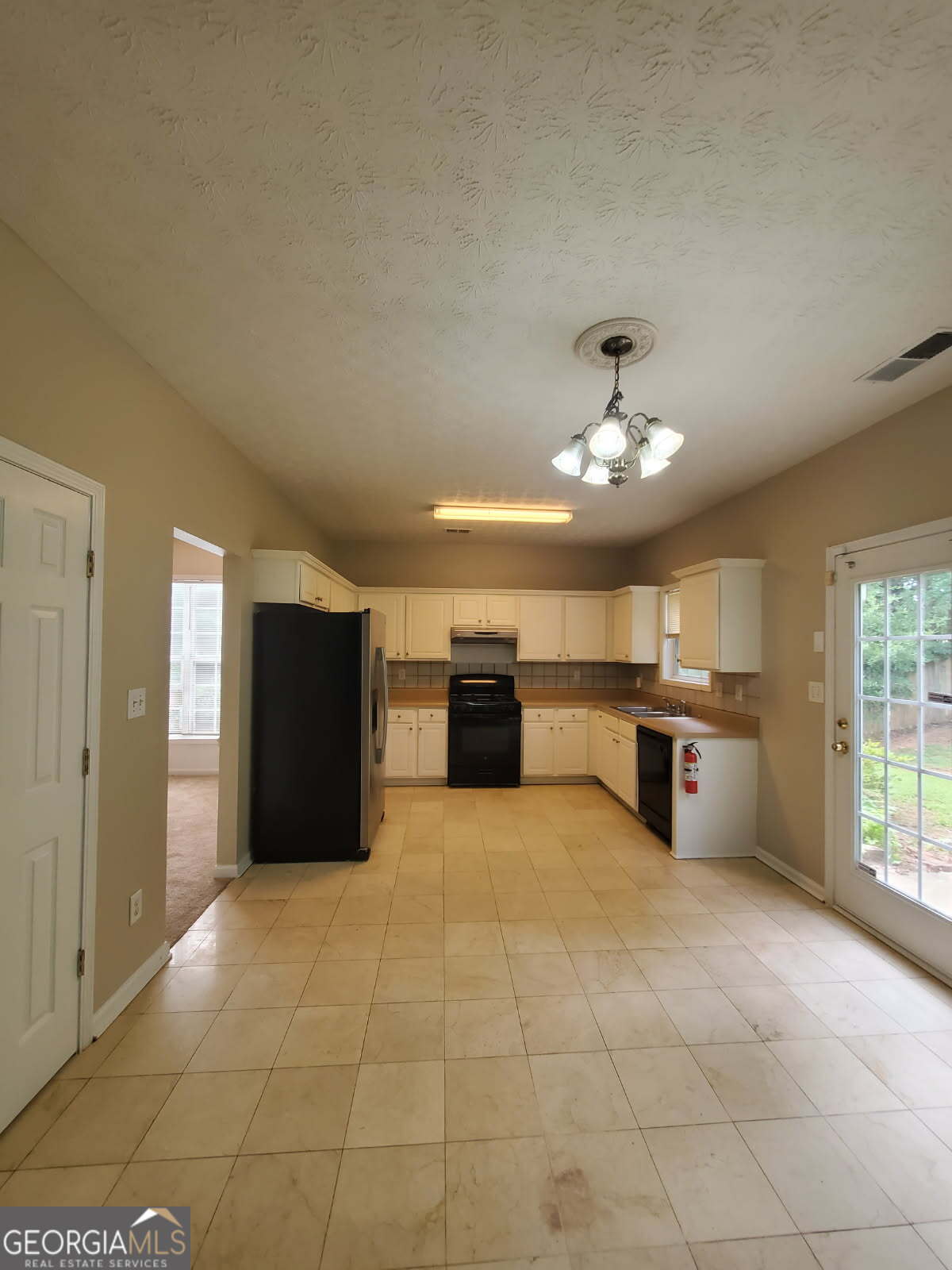1031 Maple Leaf Drive Property Photo 3