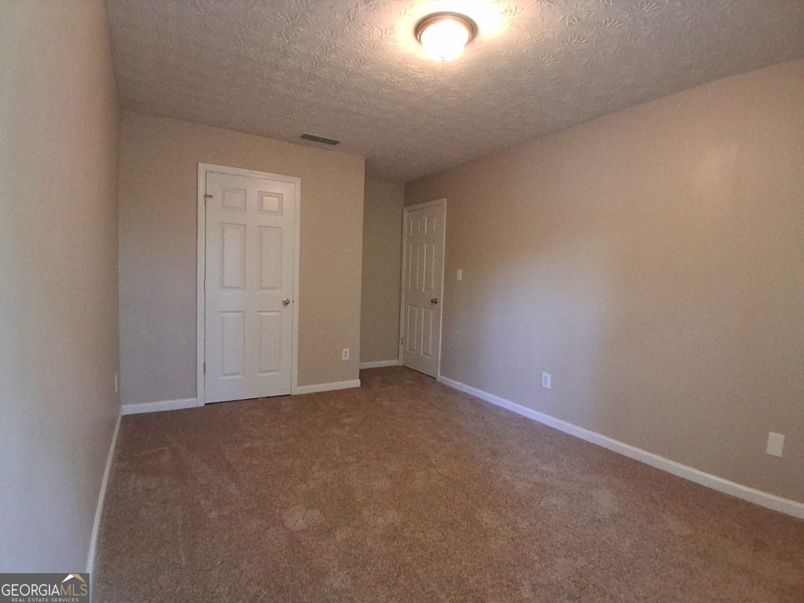 1031 Maple Leaf Drive Property Photo 4