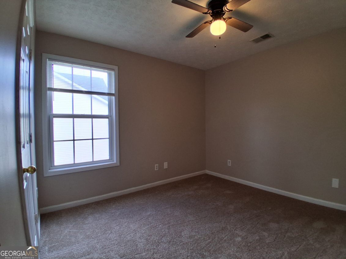1031 Maple Leaf Drive Property Photo 5
