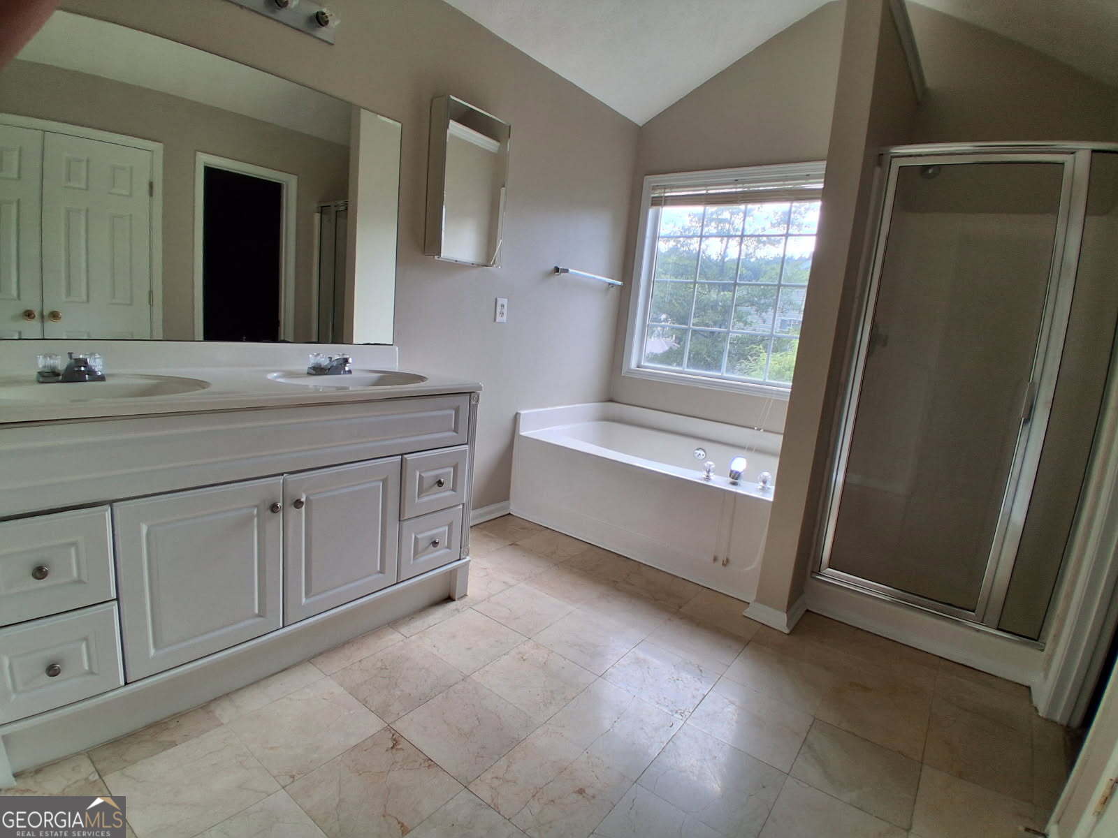 1031 Maple Leaf Drive Property Photo 10