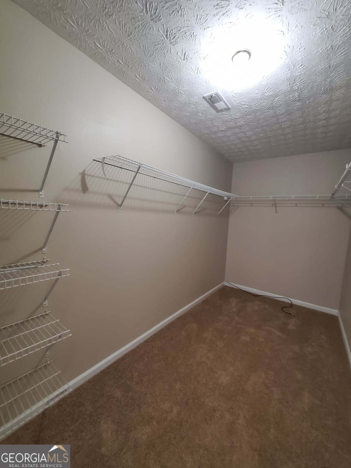 1031 Maple Leaf Drive Property Photo 12