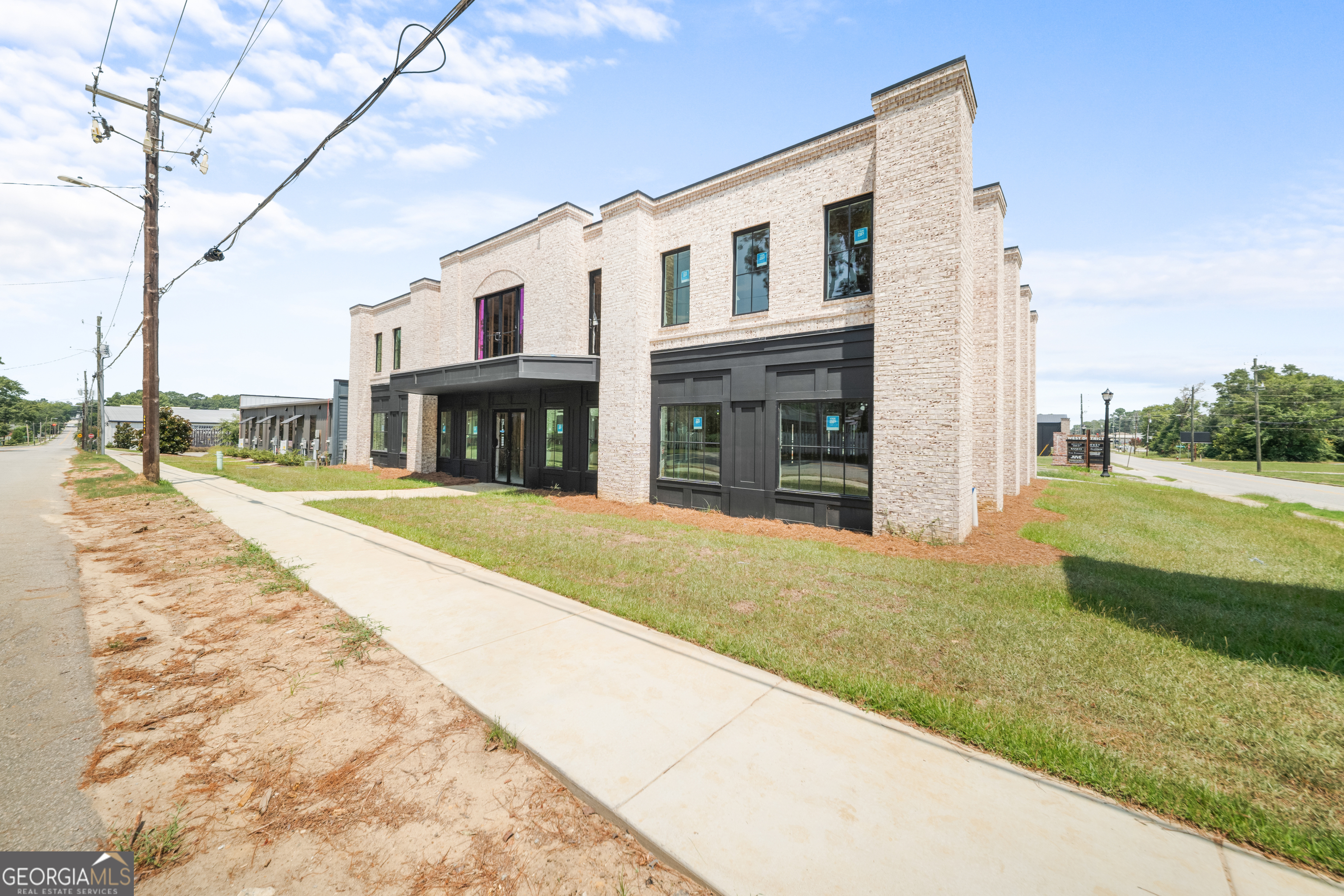 91 S College Street Property Photo 13