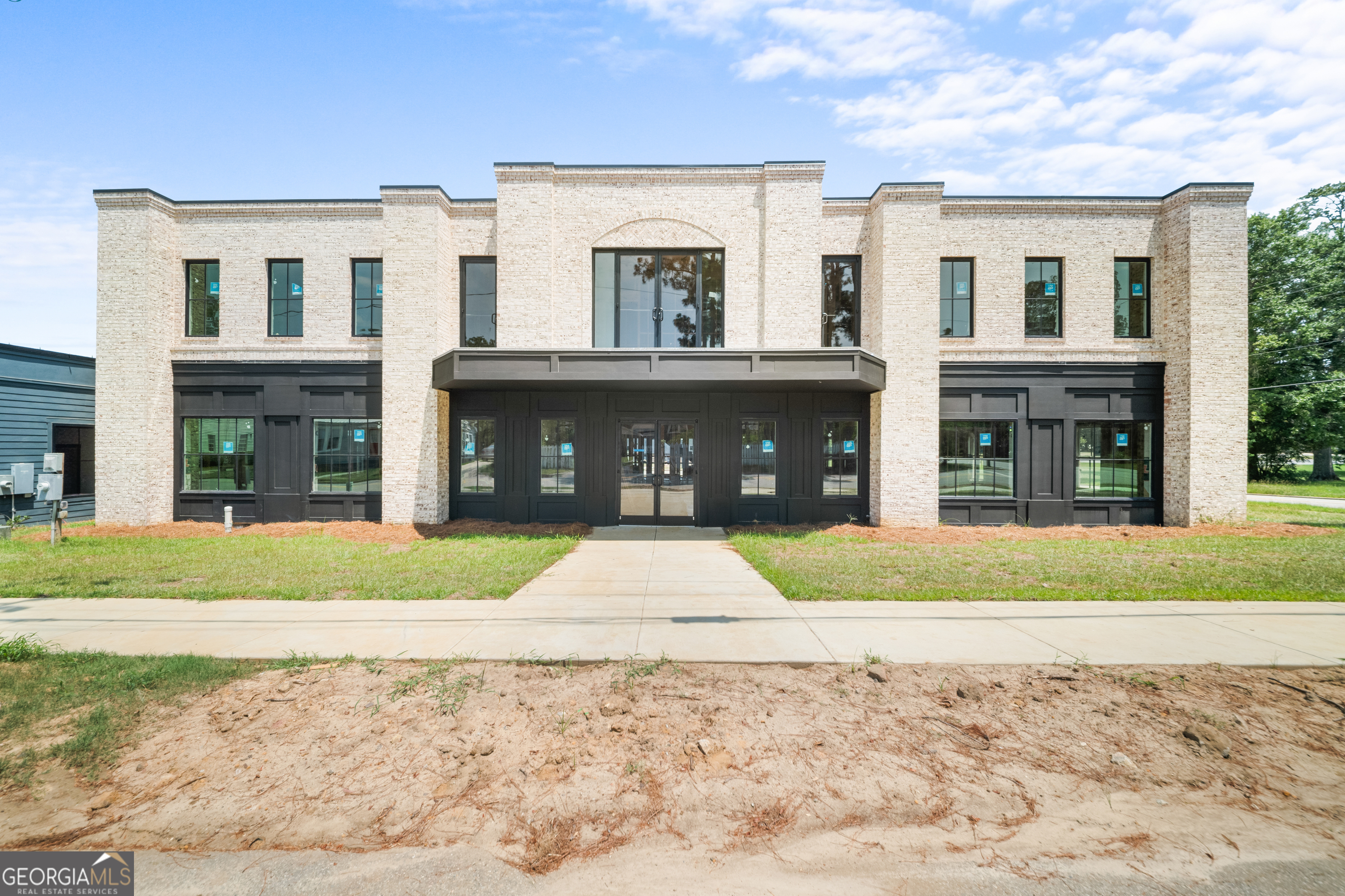 91 S College Street Property Photo 14