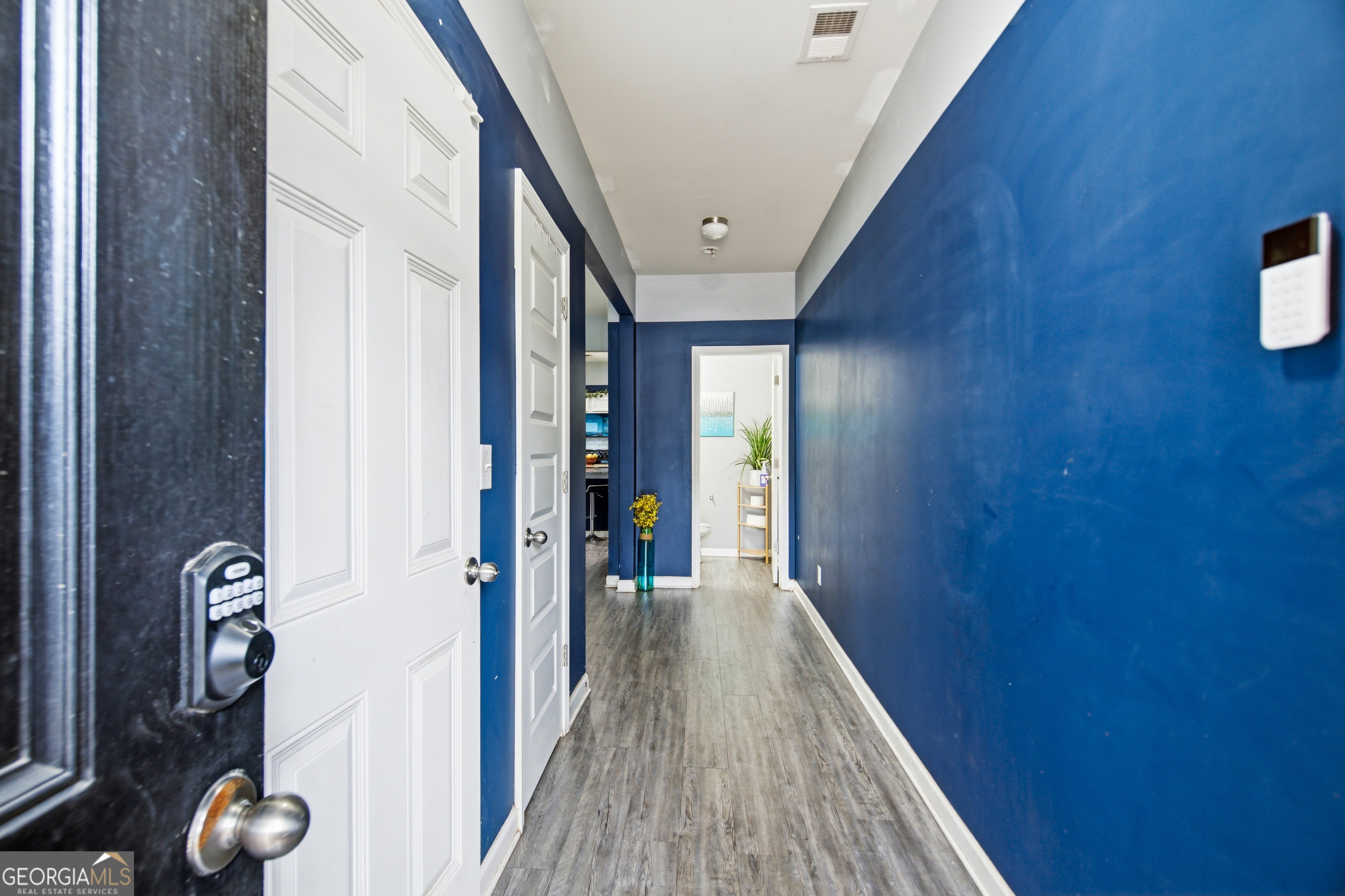 3050 Hendrick Drive Property Photo 4