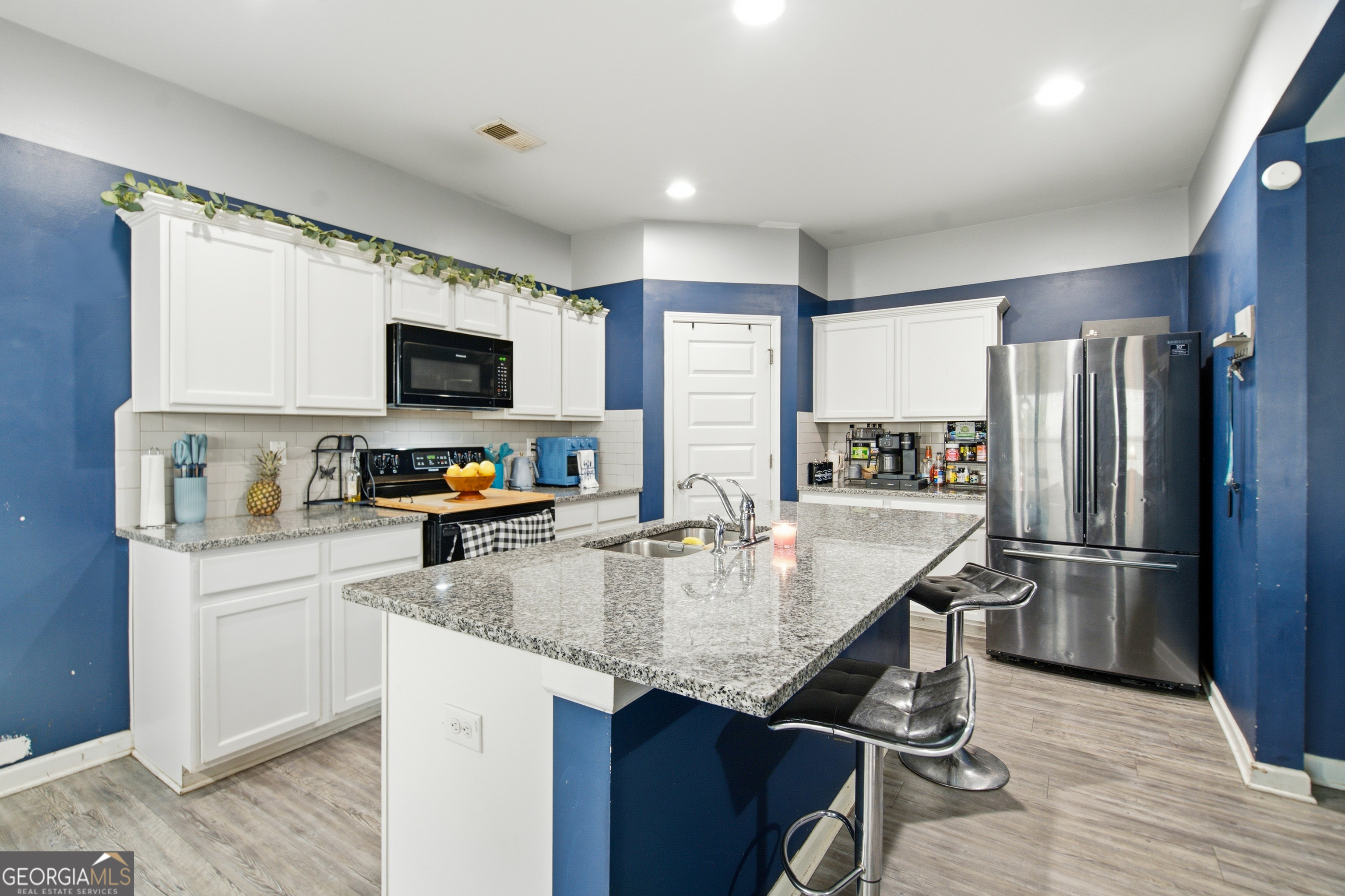 3050 Hendrick Drive Property Photo 10