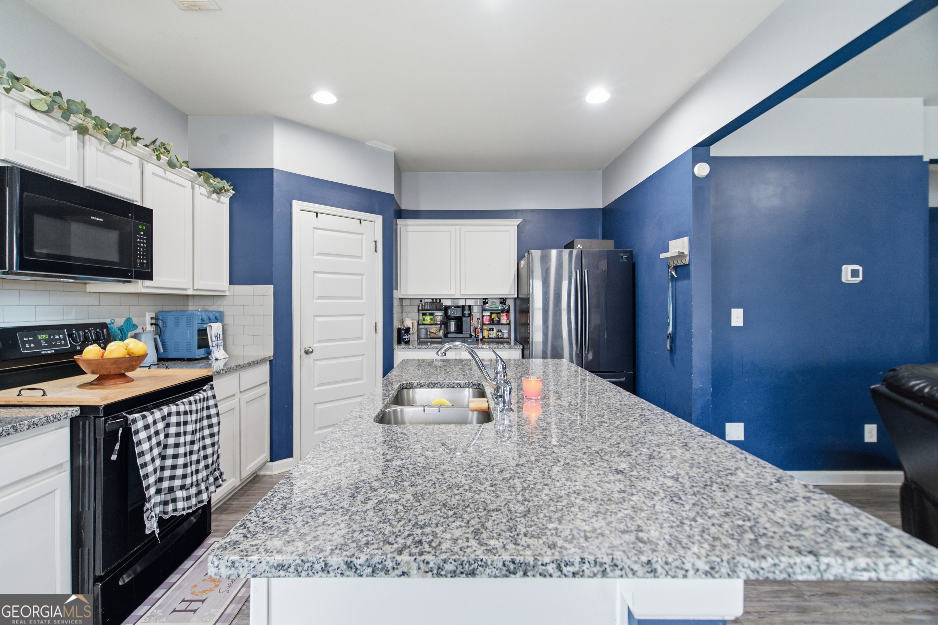 3050 Hendrick Drive Property Photo 11