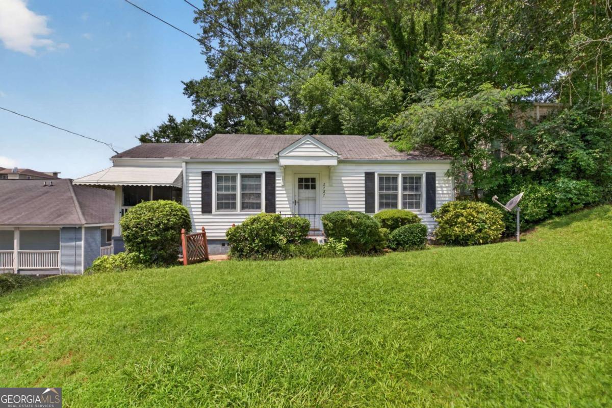 2727 Humphries Street Property Photo 2
