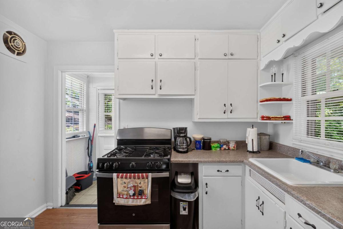 2727 Humphries Street Property Photo 11