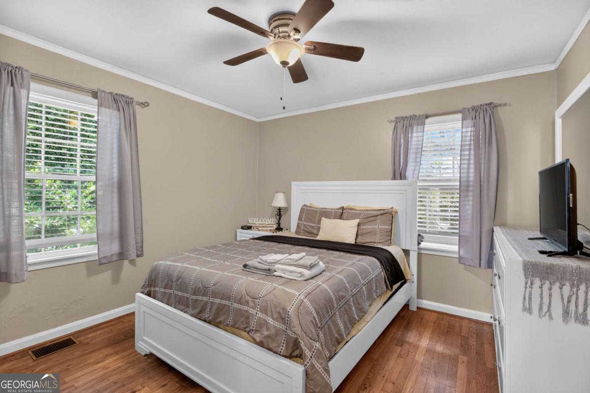 2727 Humphries Street Property Photo 18