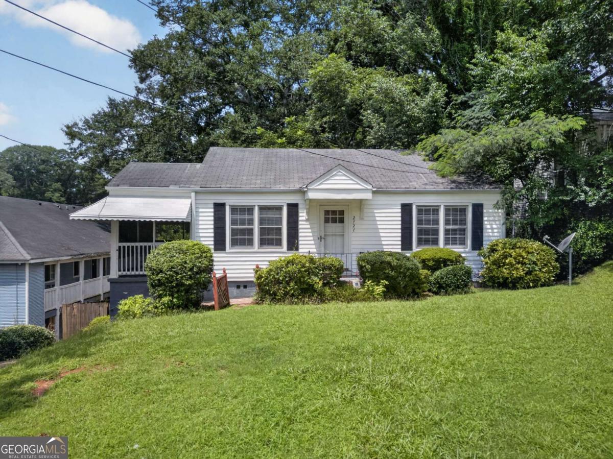 2727 Humphries Street Property Photo 27