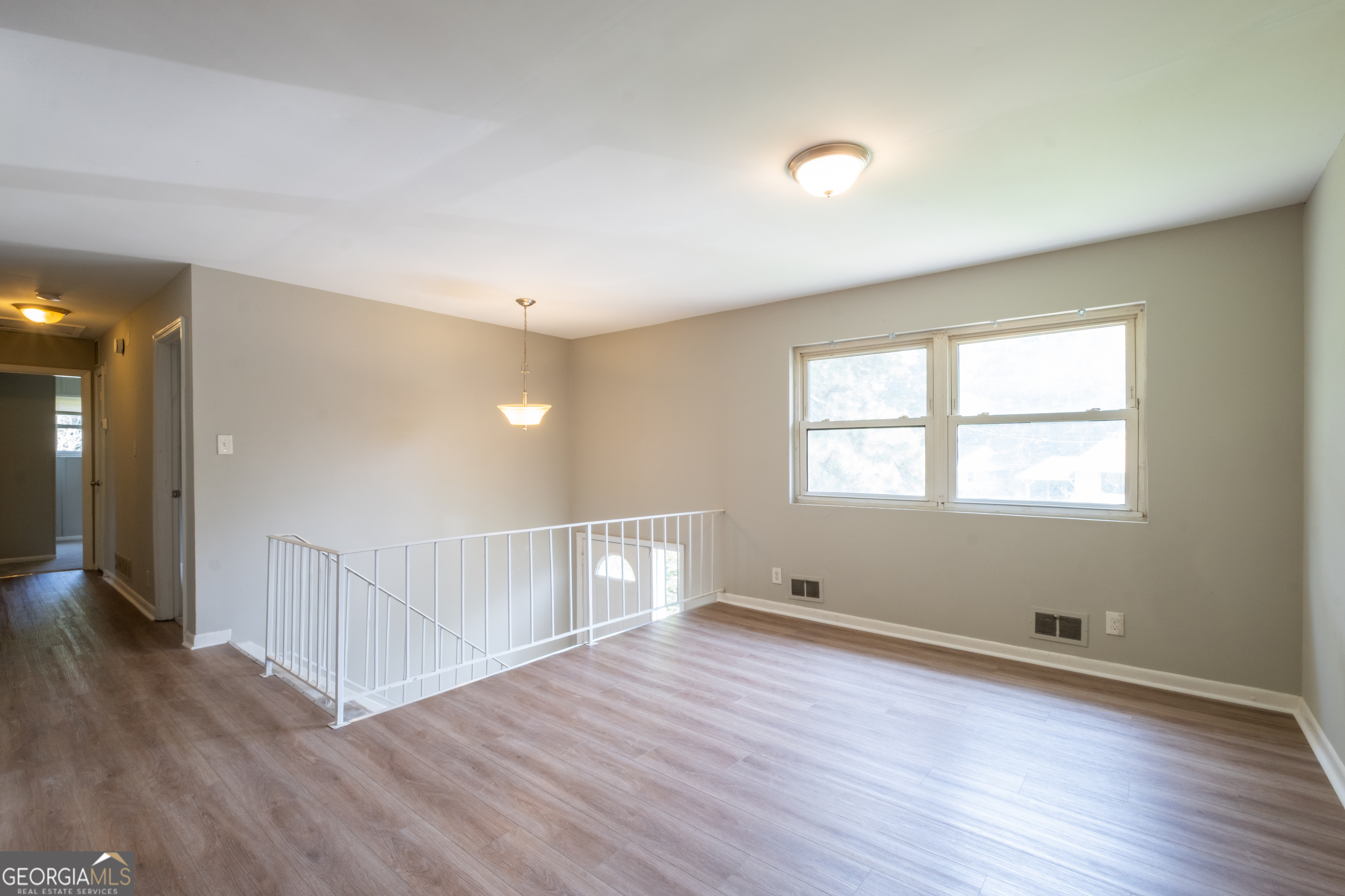 2660 Beacon Drive Property Photo 3