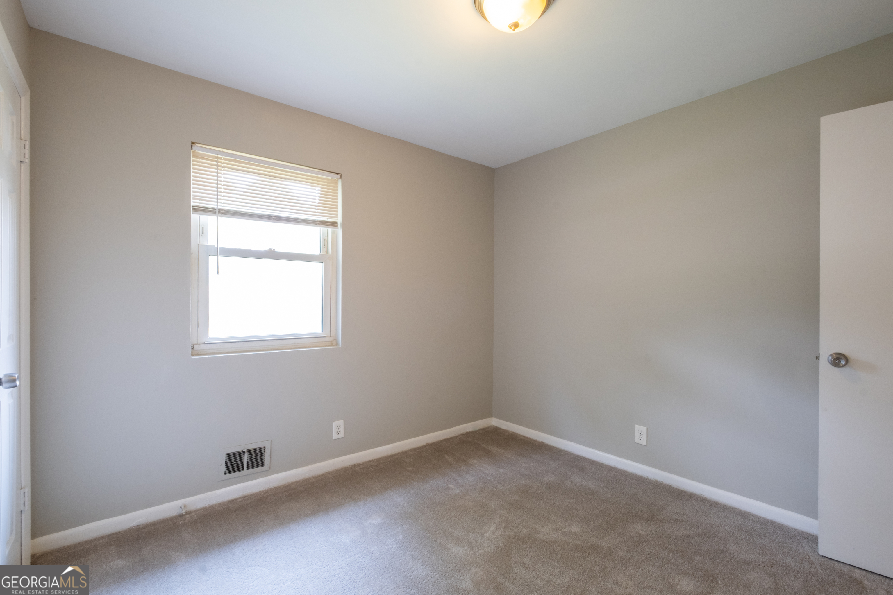 2660 Beacon Drive Property Photo 6