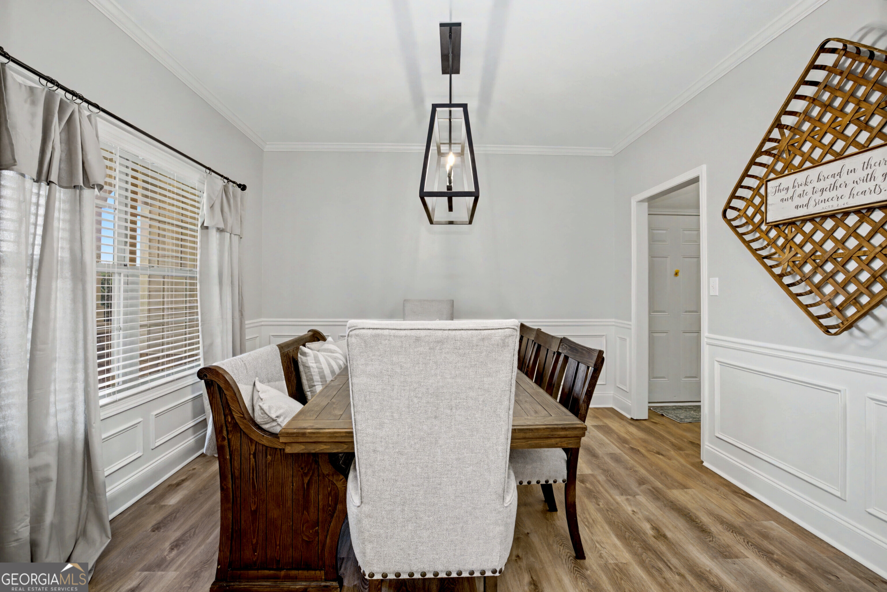 414 Long Shore Way Property Photo 6