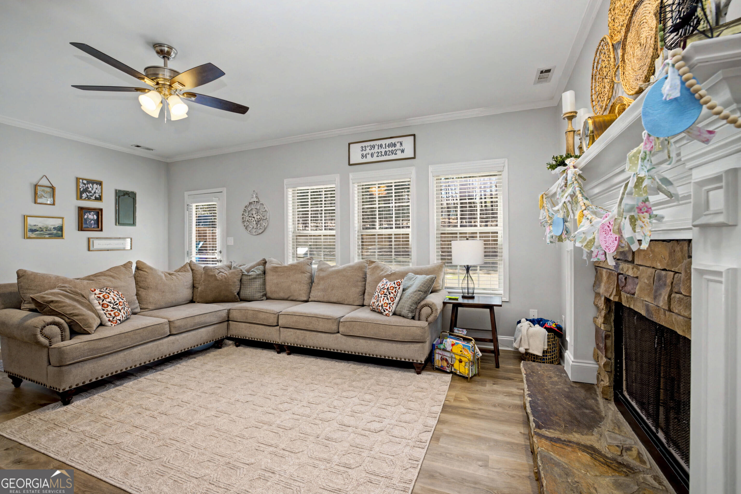 414 Long Shore Way Property Photo 8