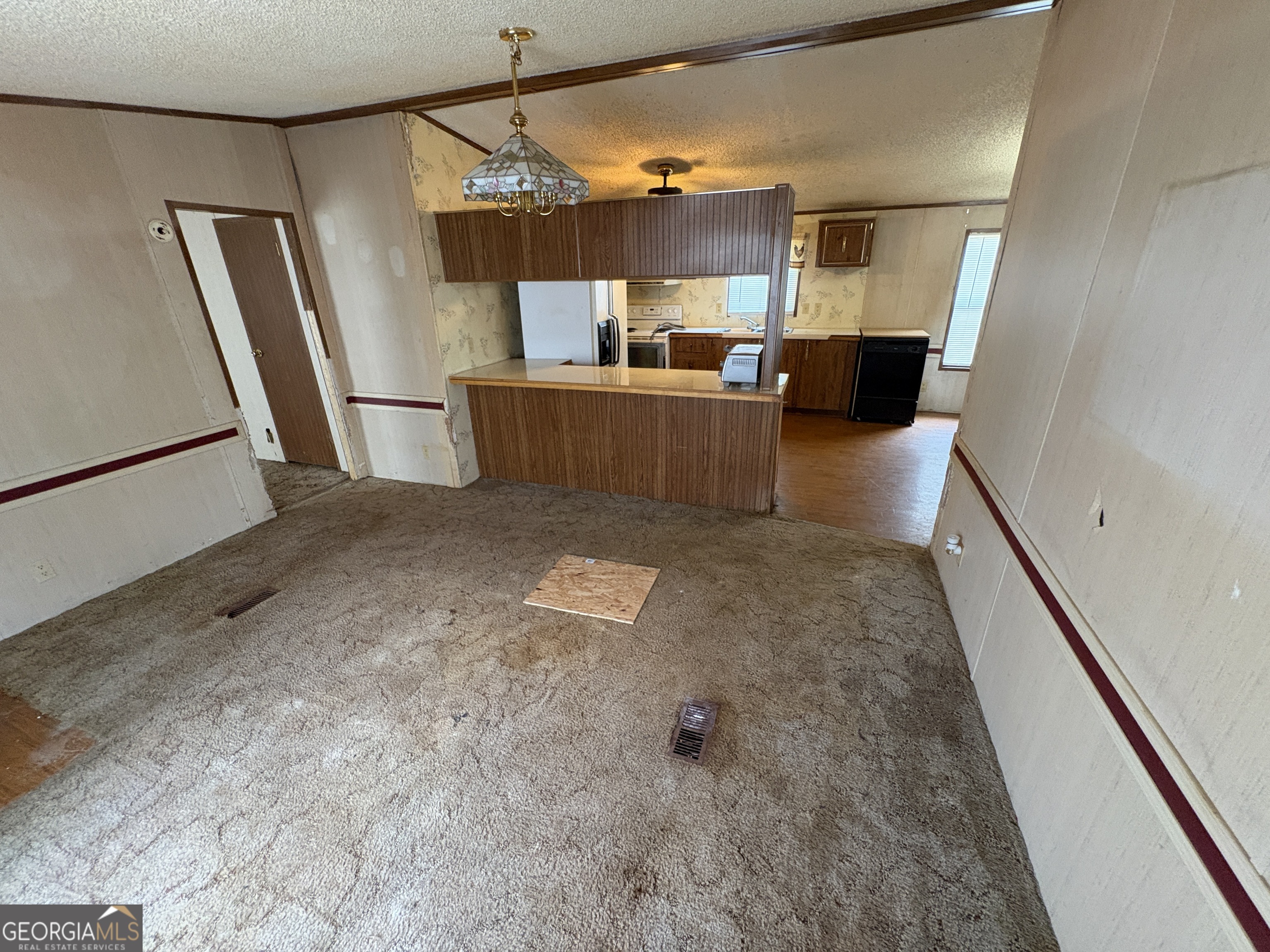 784 Lakeland Drive Property Photo 5