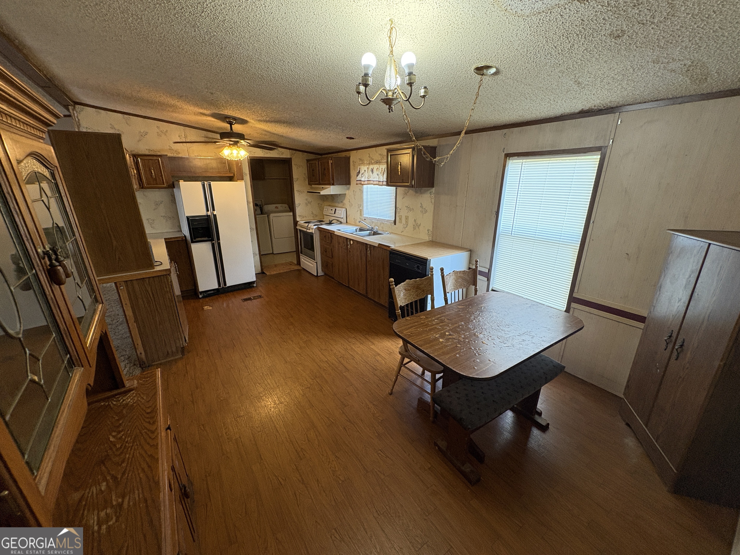 784 Lakeland Drive Property Photo 6