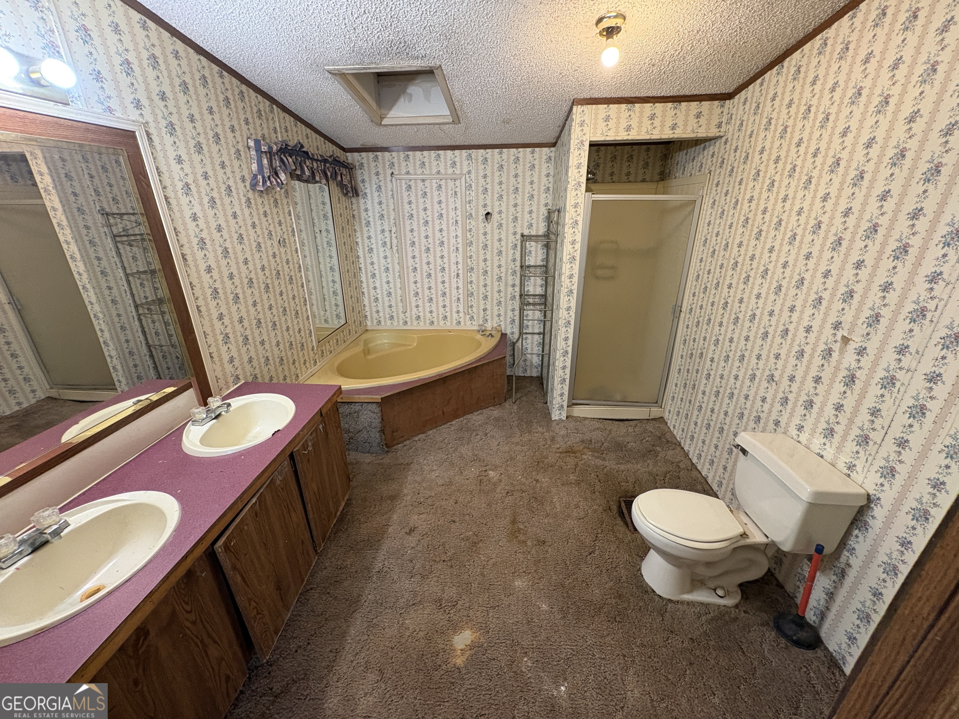 784 Lakeland Drive Property Photo 9
