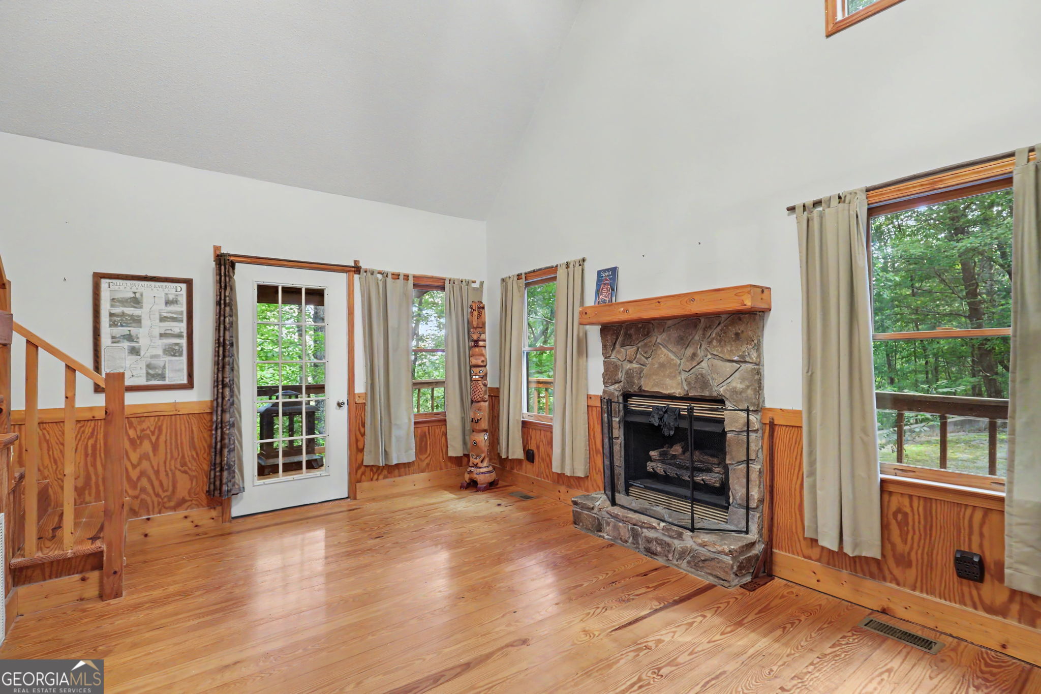 659 Potomac Drive Property Photo 8