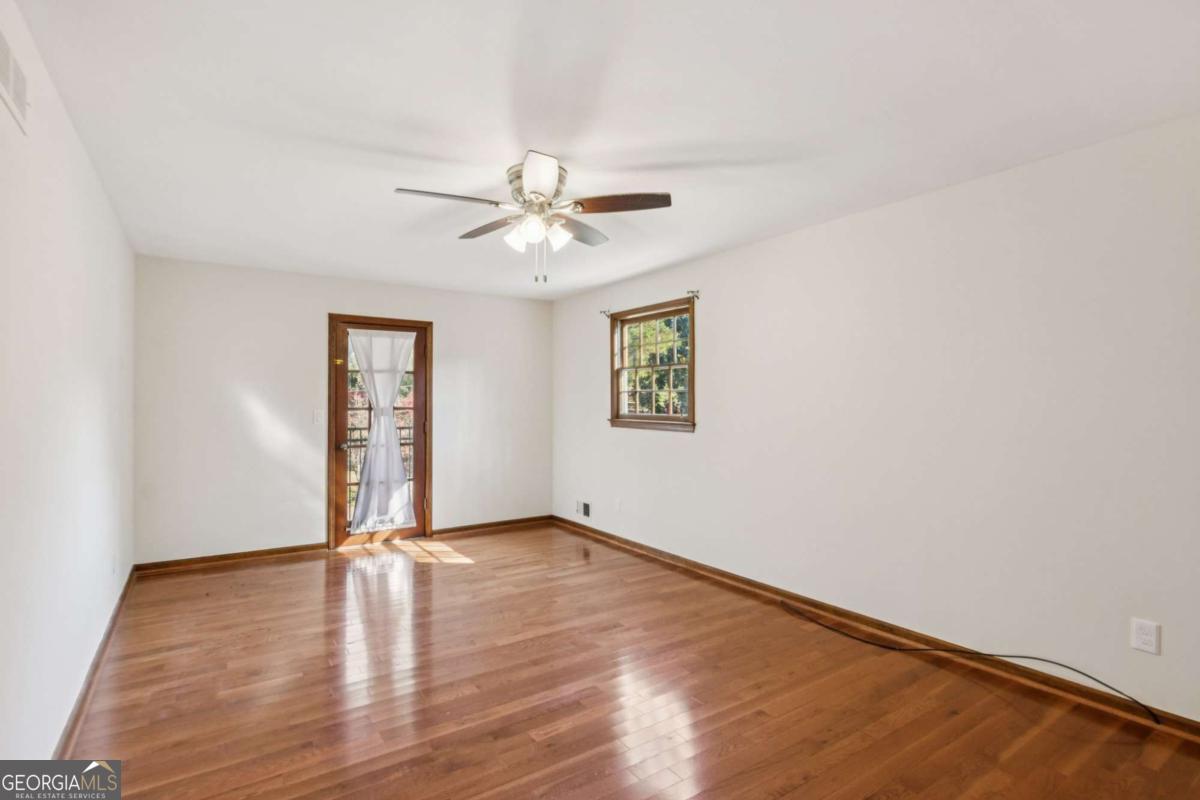 4894 Macbain Lane Property Photo 26