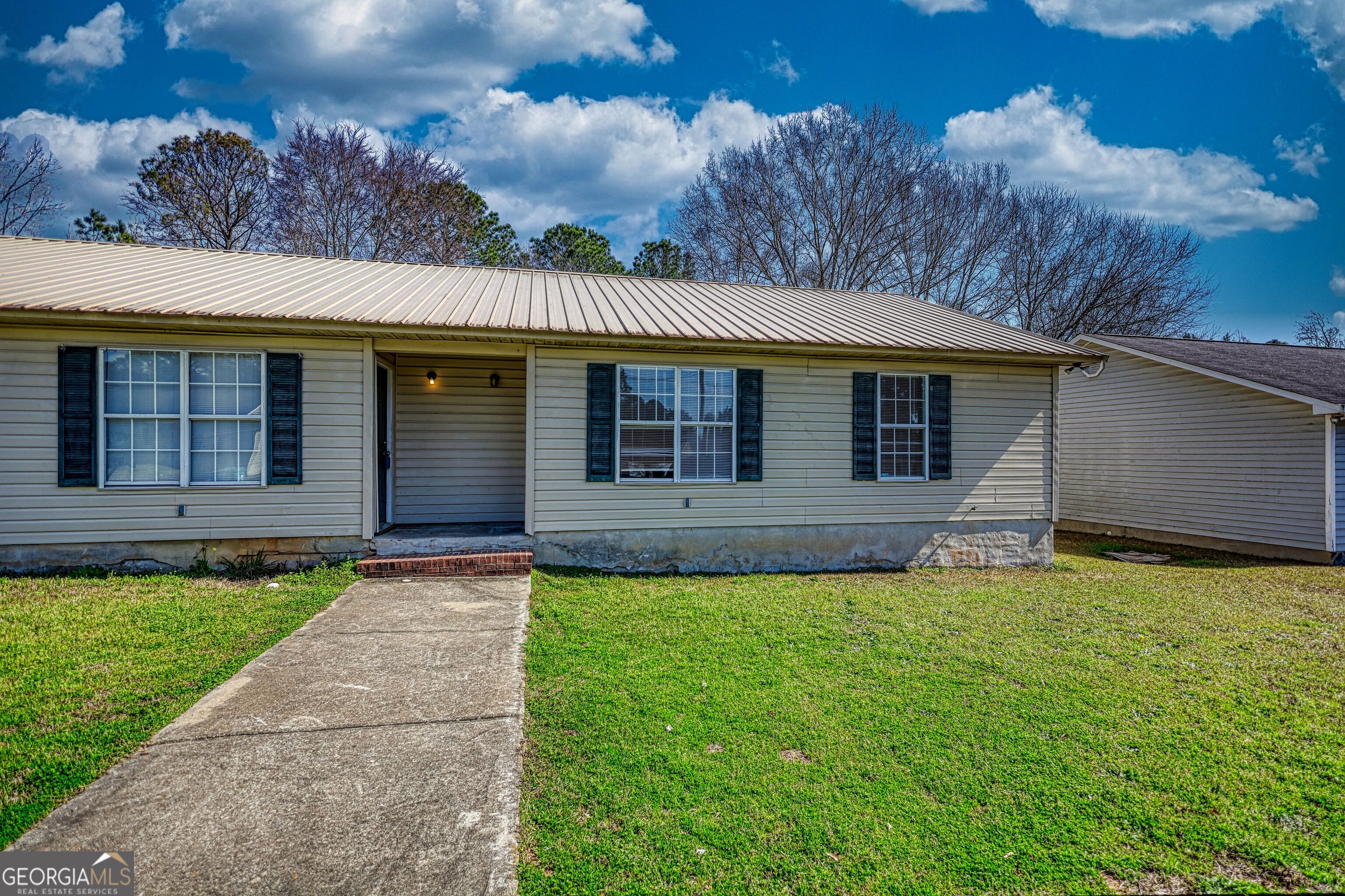 2313 Laura Court Ne Property Photo 1