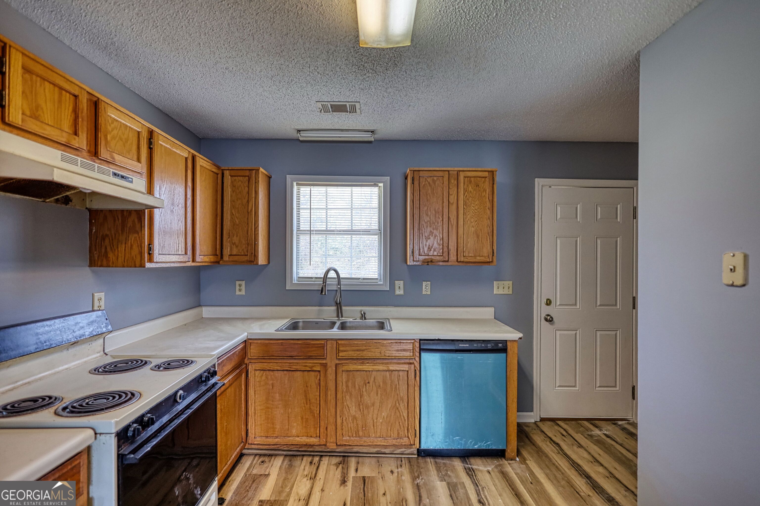 2313 Laura Court Ne Property Photo 11