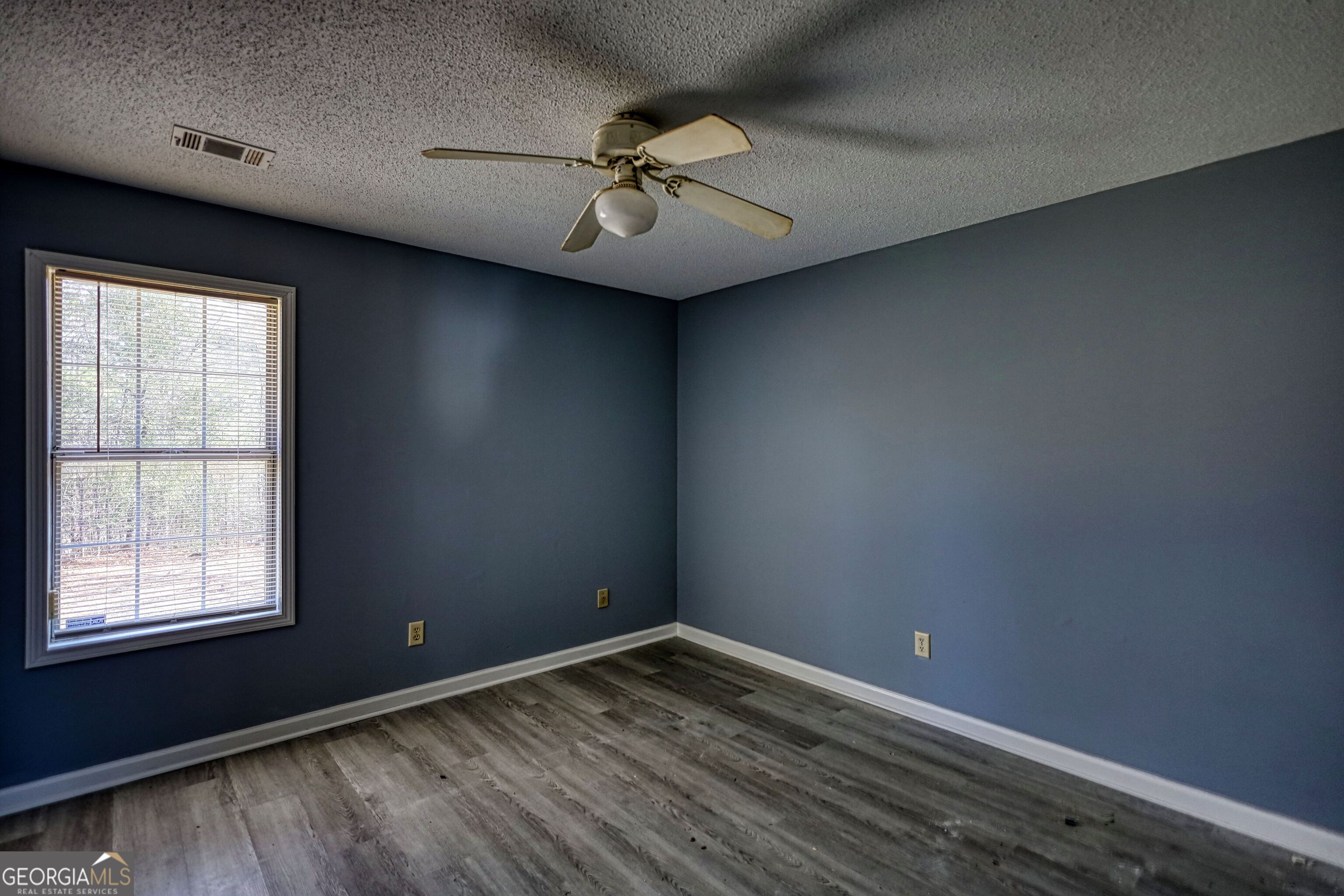 2313 Laura Court Ne Property Photo 15