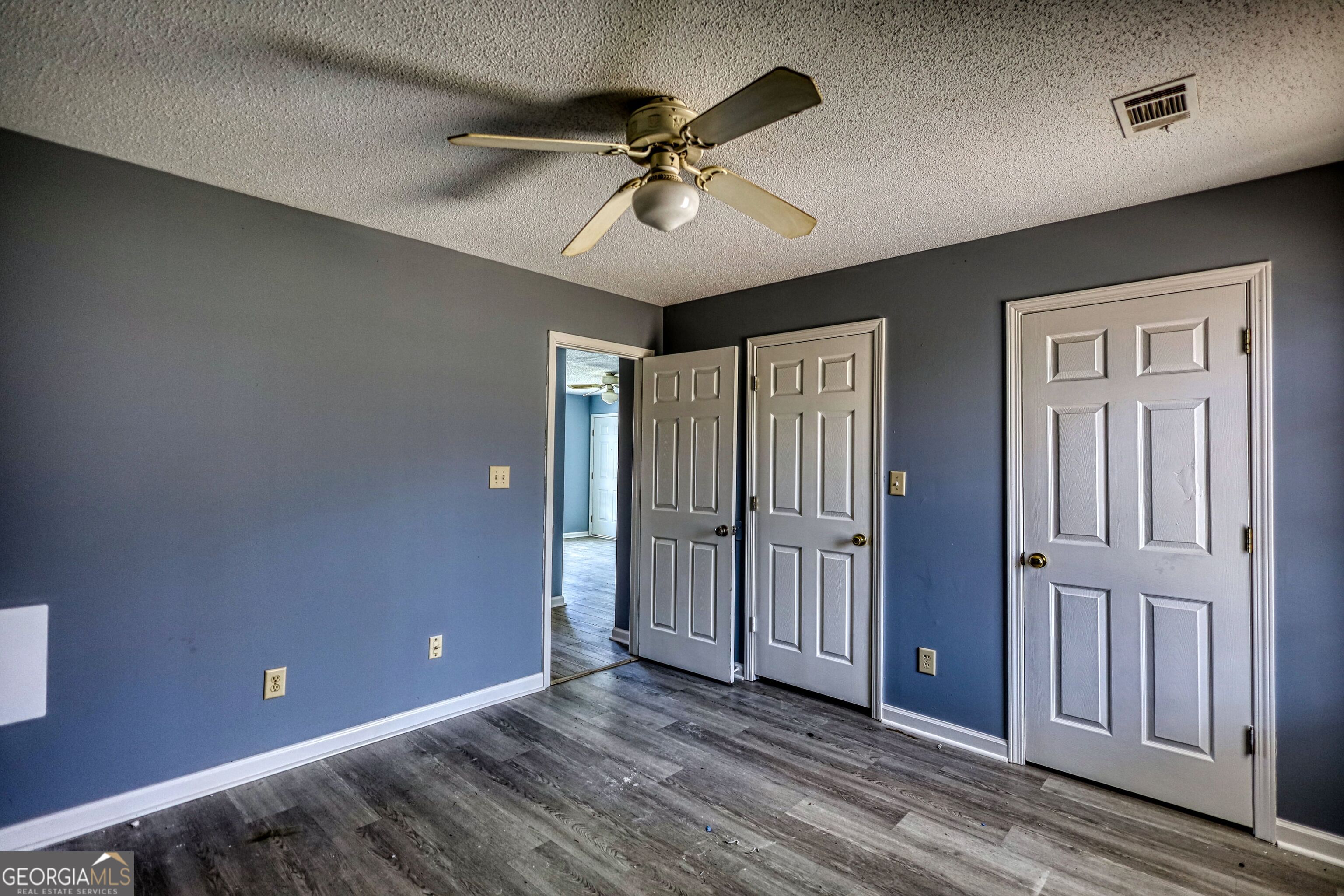 2313 Laura Court Ne Property Photo 16