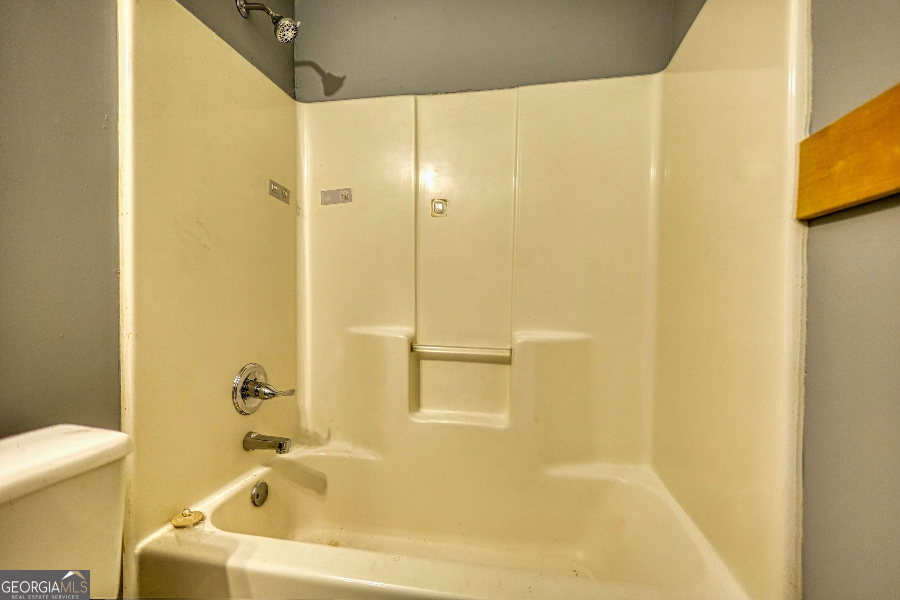 2313 Laura Court Ne Property Photo 18