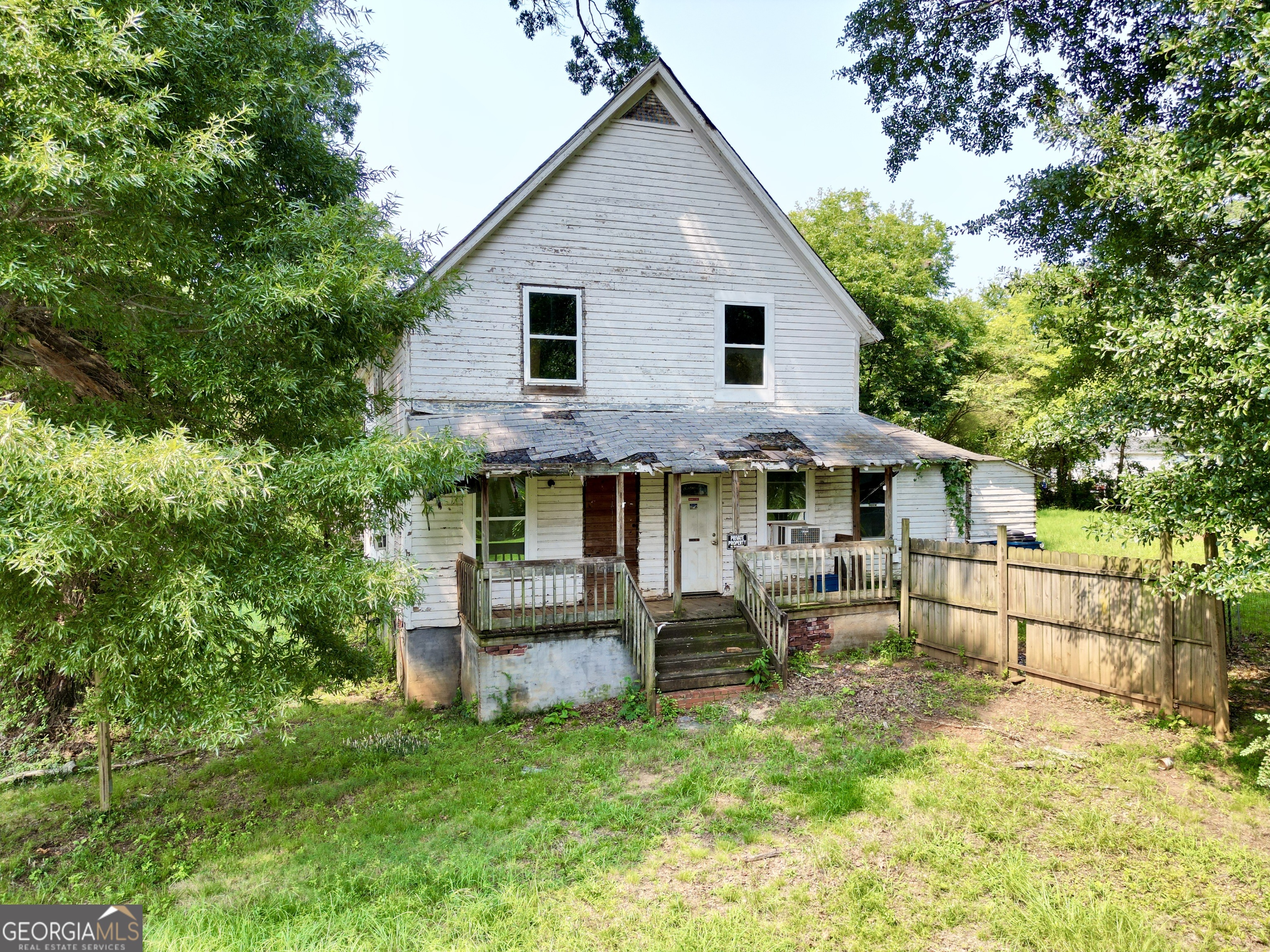 320 Walnut - Lindale Avenue Property Photo 1
