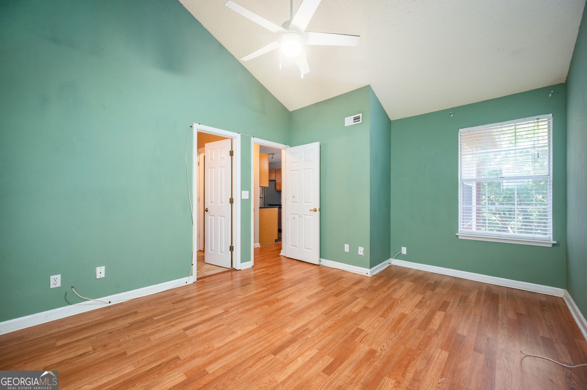 915 Wentworth Court Property Photo 15