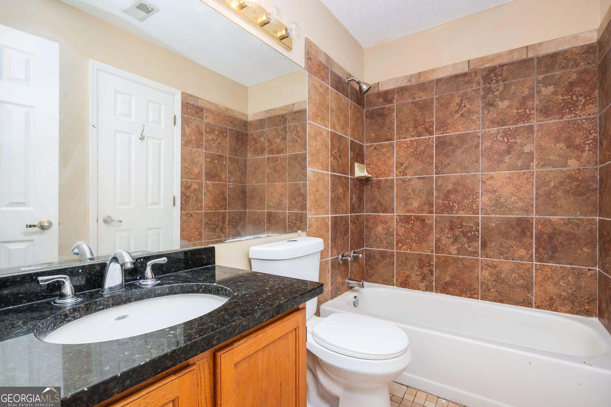 915 Wentworth Court Property Photo 17