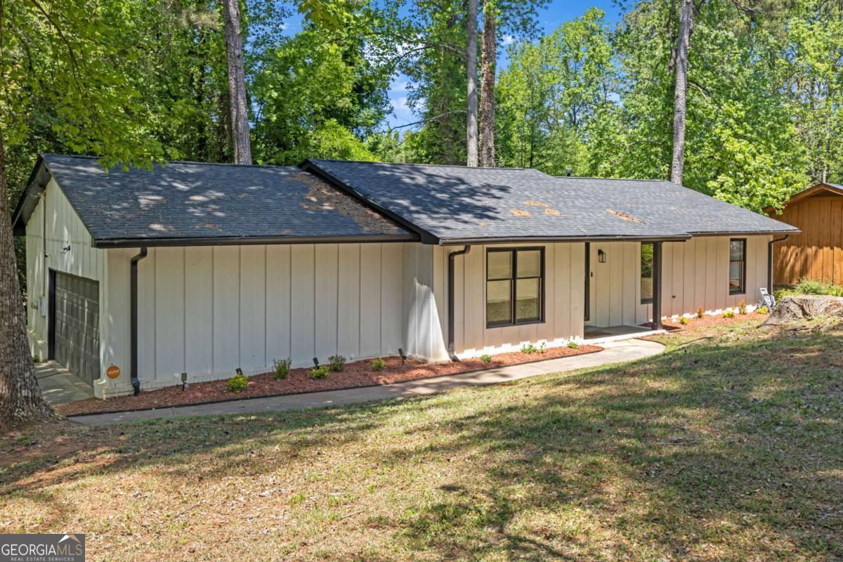 3352 Idlecreek Way Property Photo 2