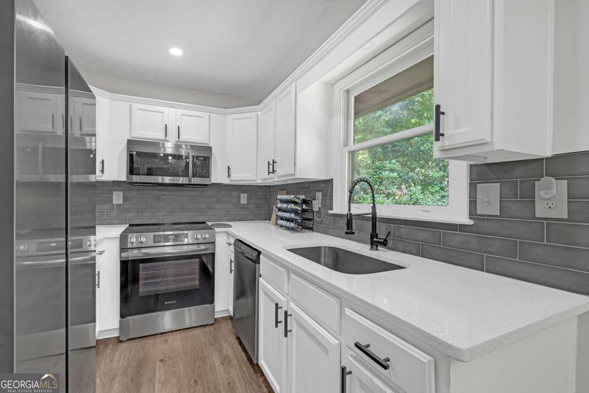 3352 Idlecreek Way Property Photo 18