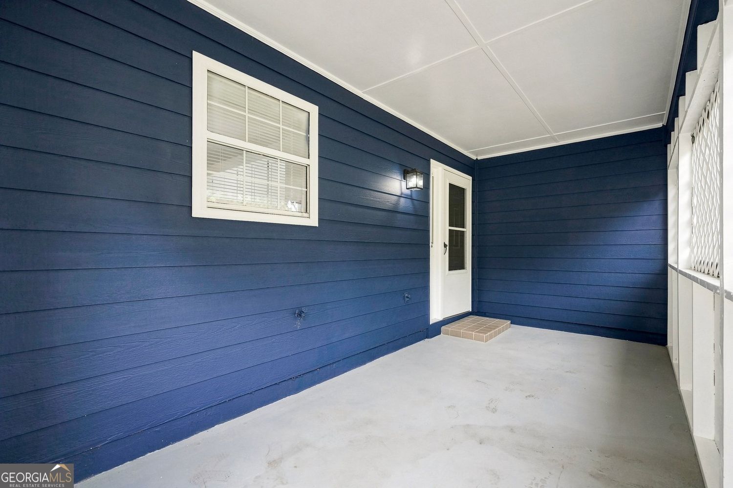 115 Stoneview Circle Property Photo 4