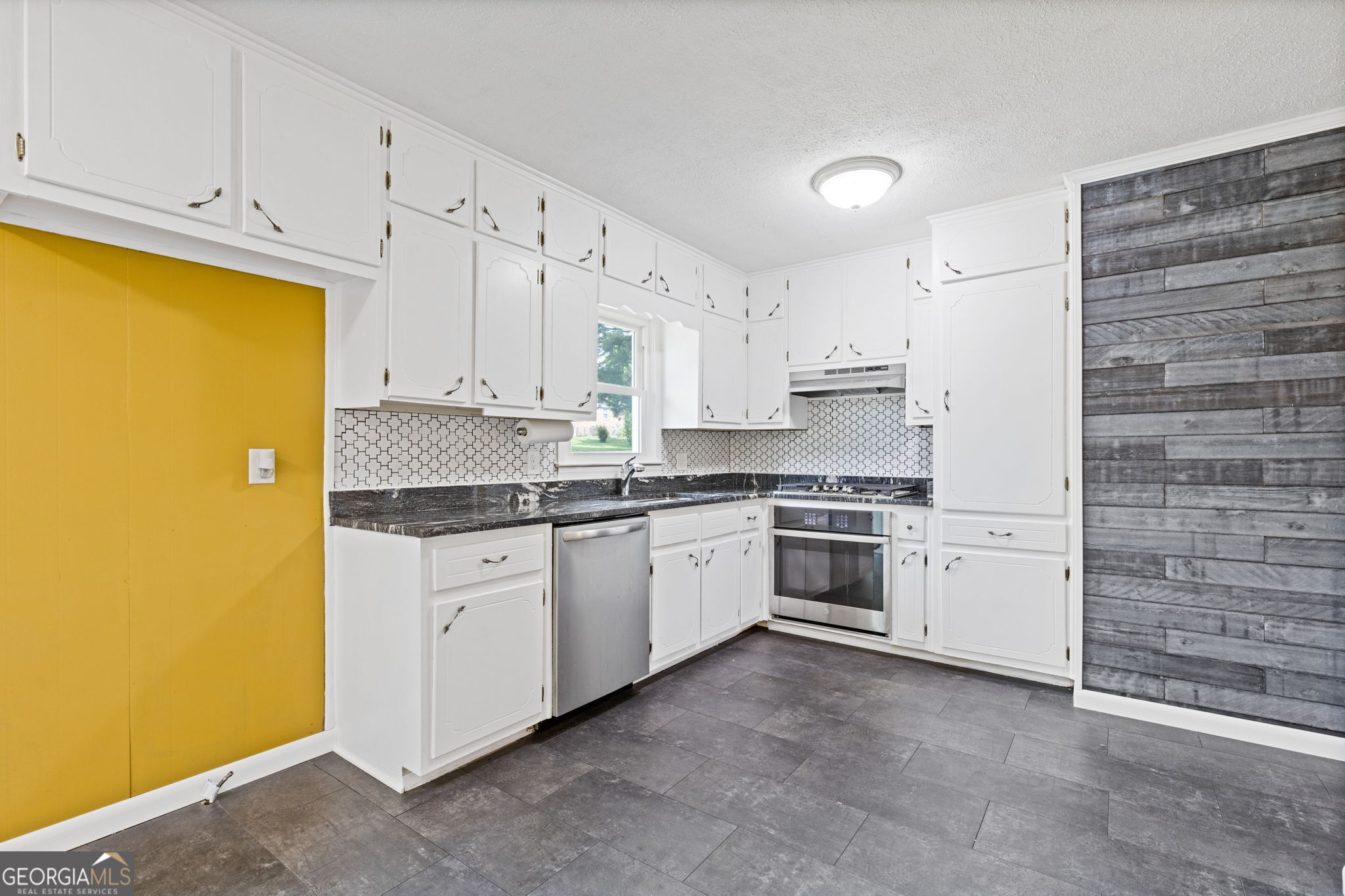 2140 Rockdale Drive Nw Property Photo 5