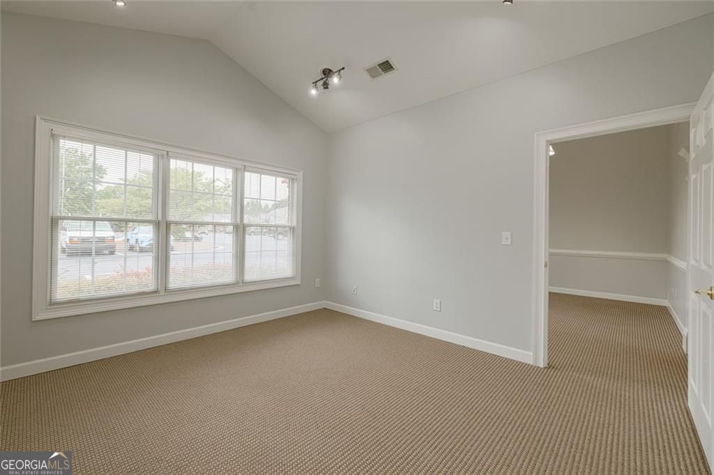 1302 Macy Drive Property Photo 3