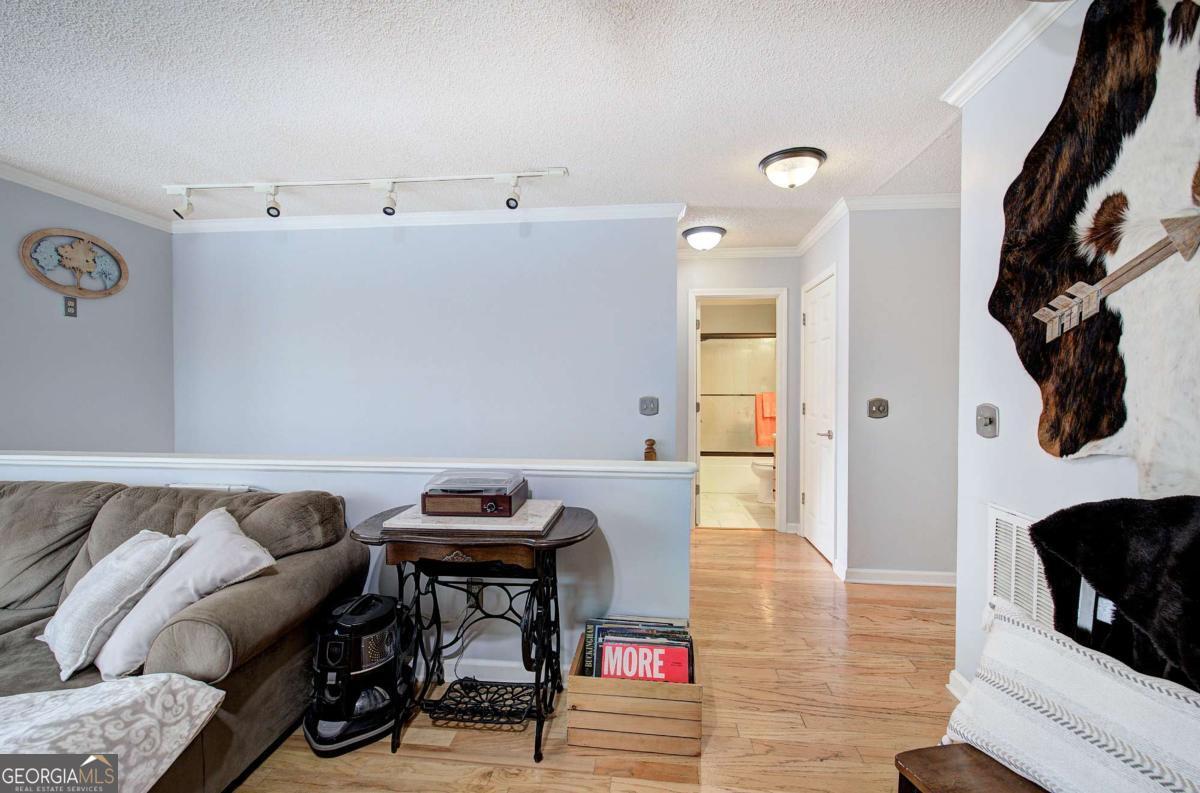 272 Mount Vernon Drive Property Photo 6