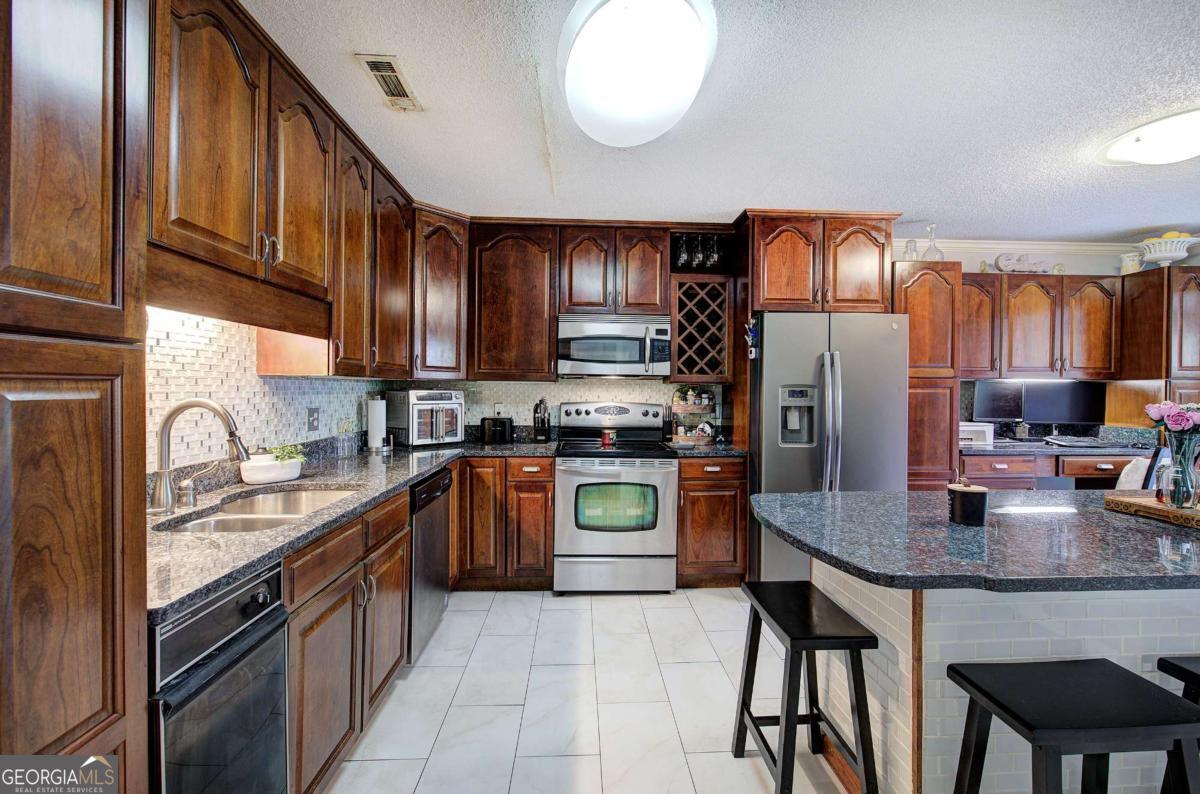 272 Mount Vernon Drive Property Photo 10