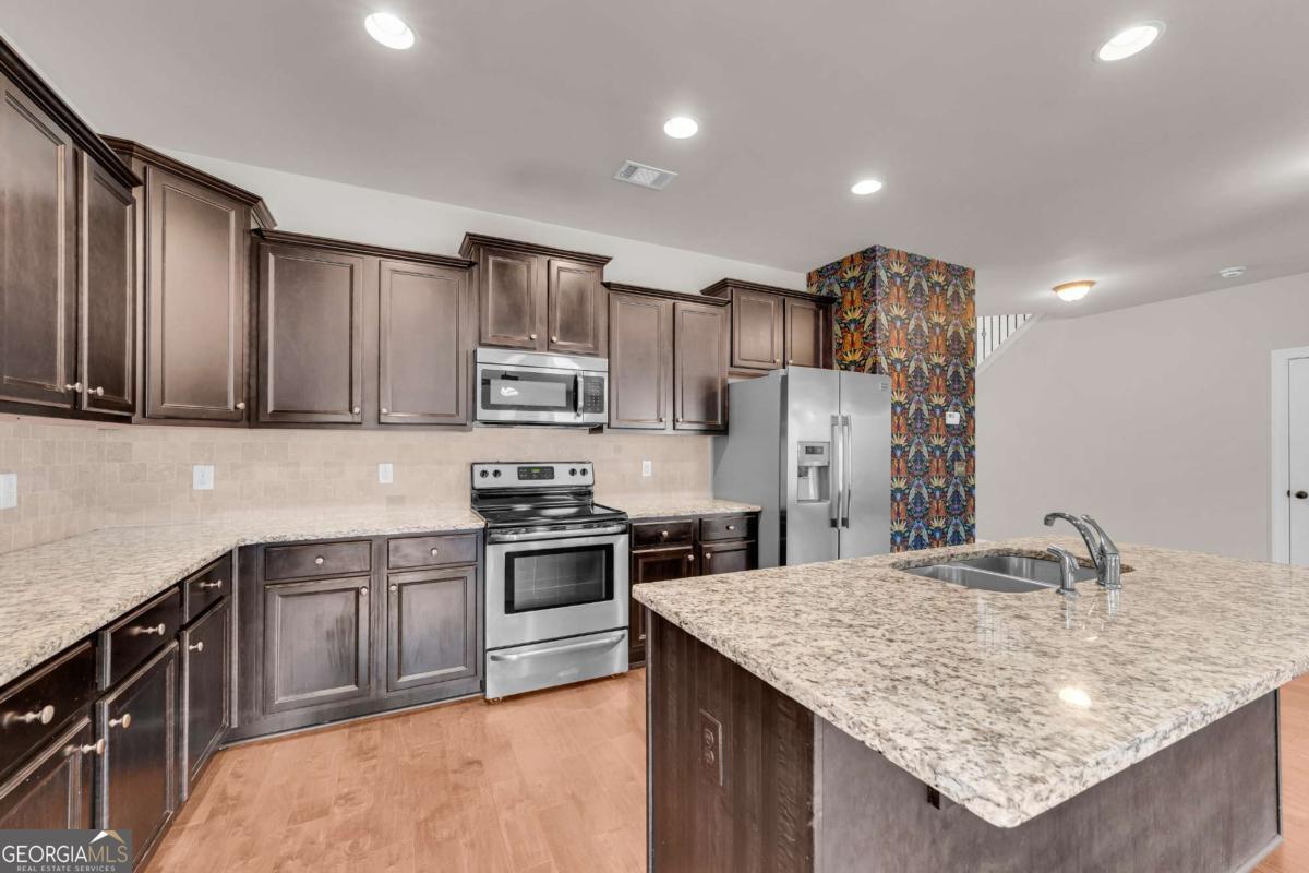 253 Towns Walk Drive Property Photo 12