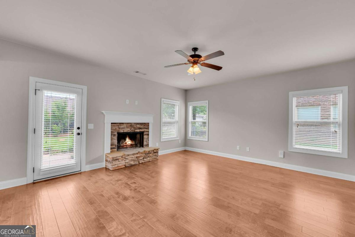 253 Towns Walk Drive Property Photo 14