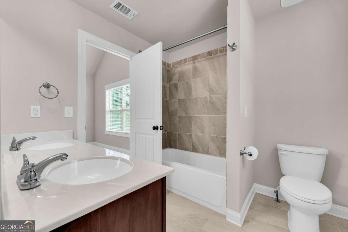 253 Towns Walk Drive Property Photo 44