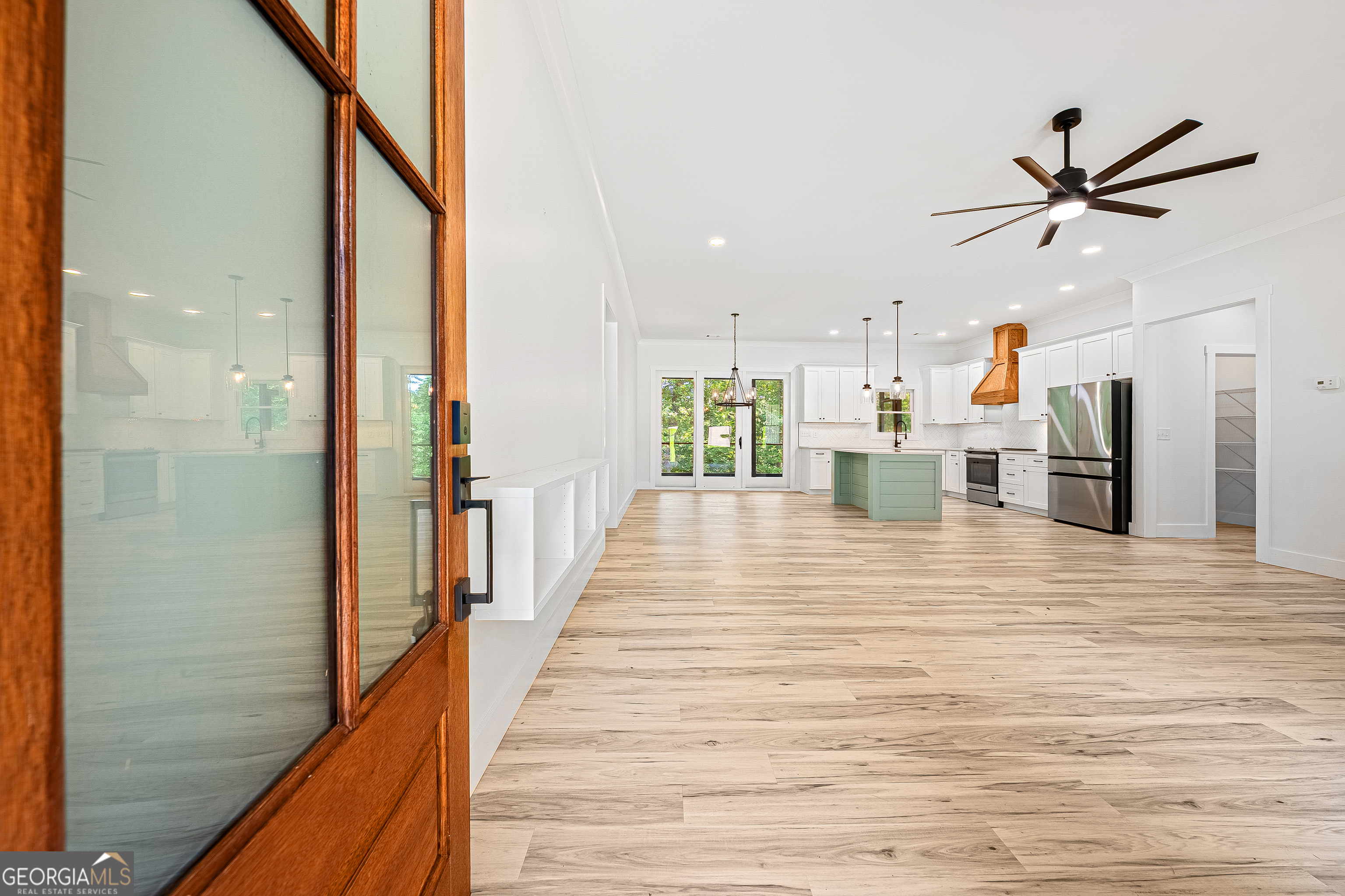 516 Winding Way Property Photo 6