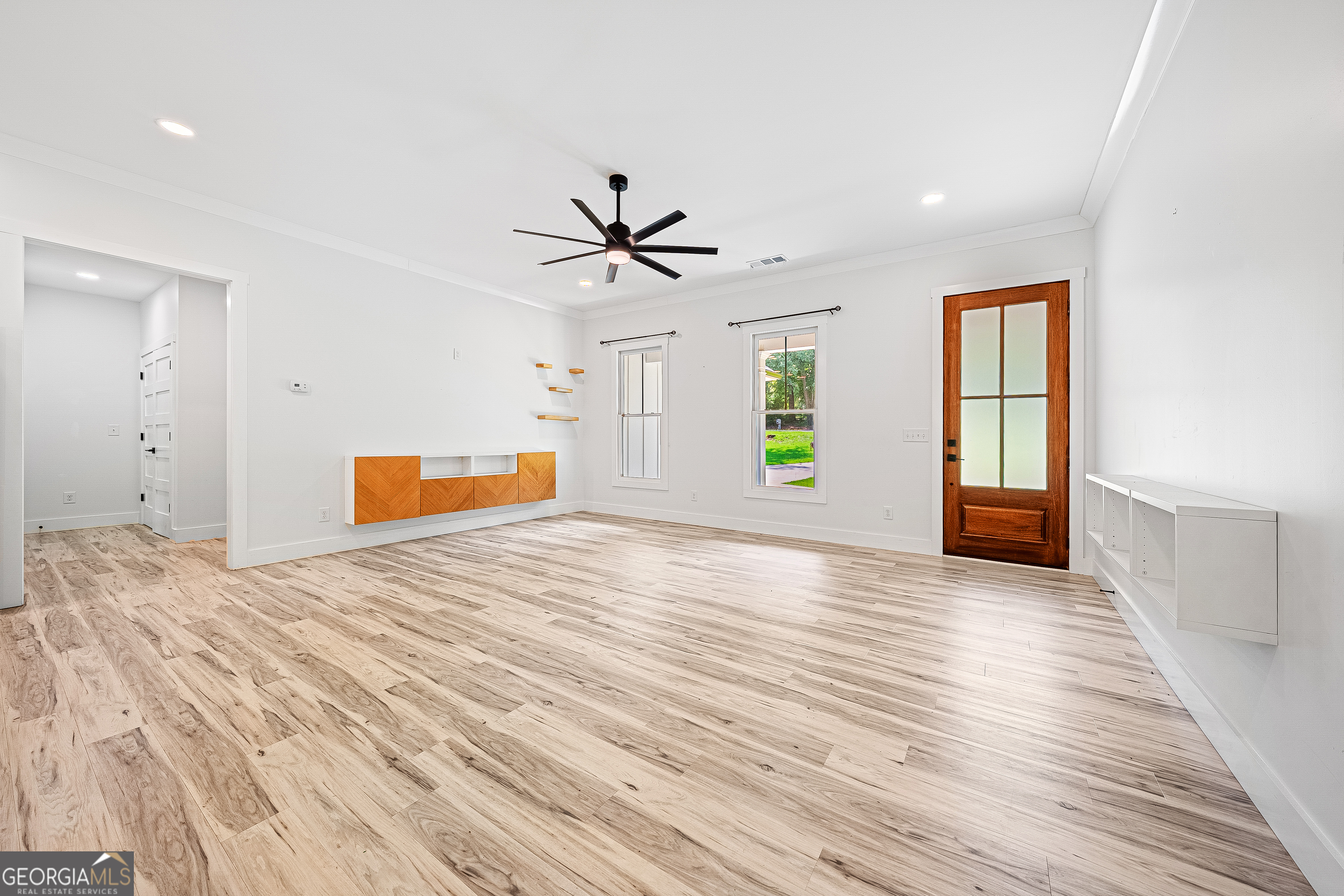 516 Winding Way Property Photo 8