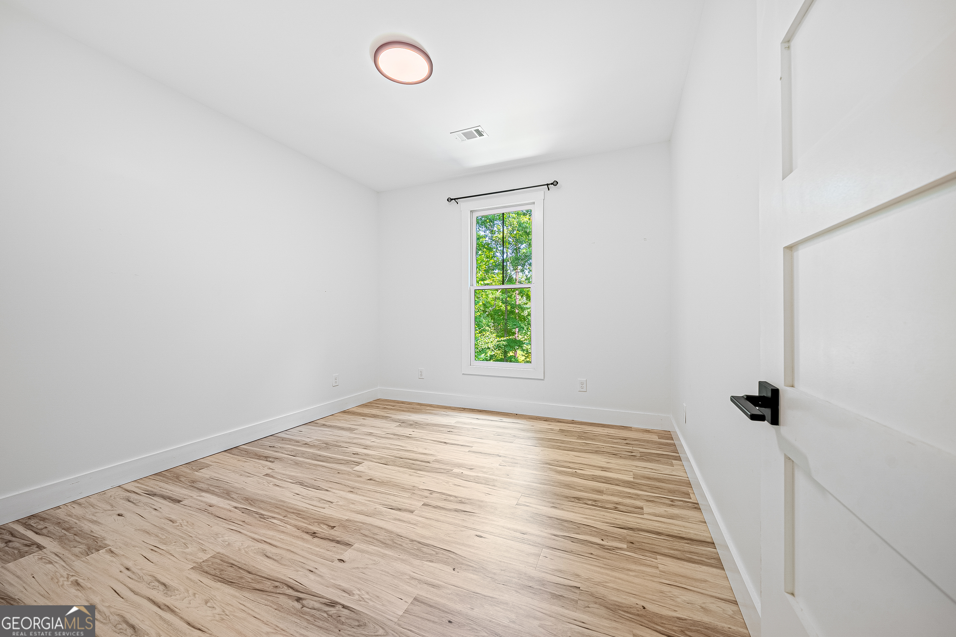 516 Winding Way Property Photo 26