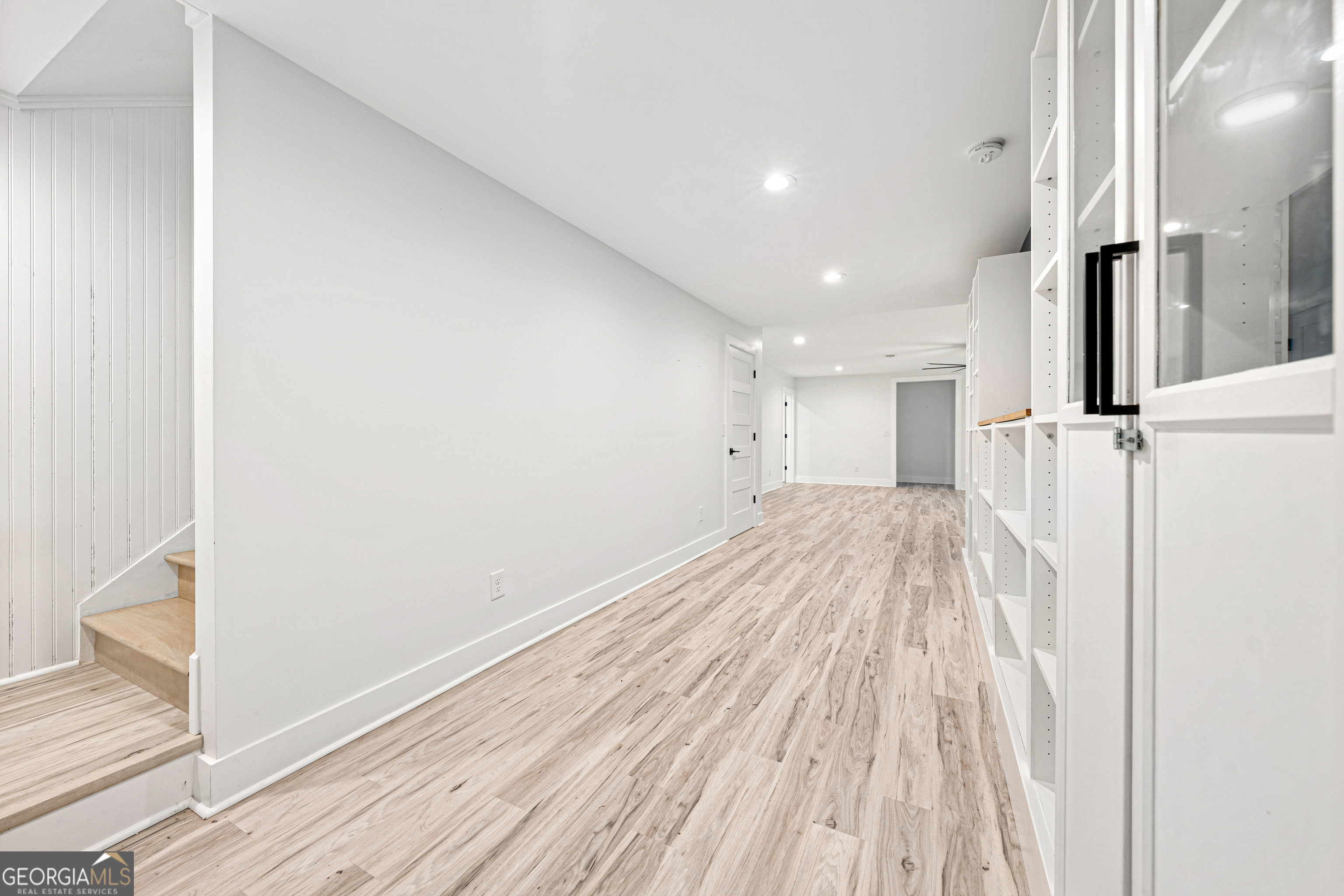 516 Winding Way Property Photo 31