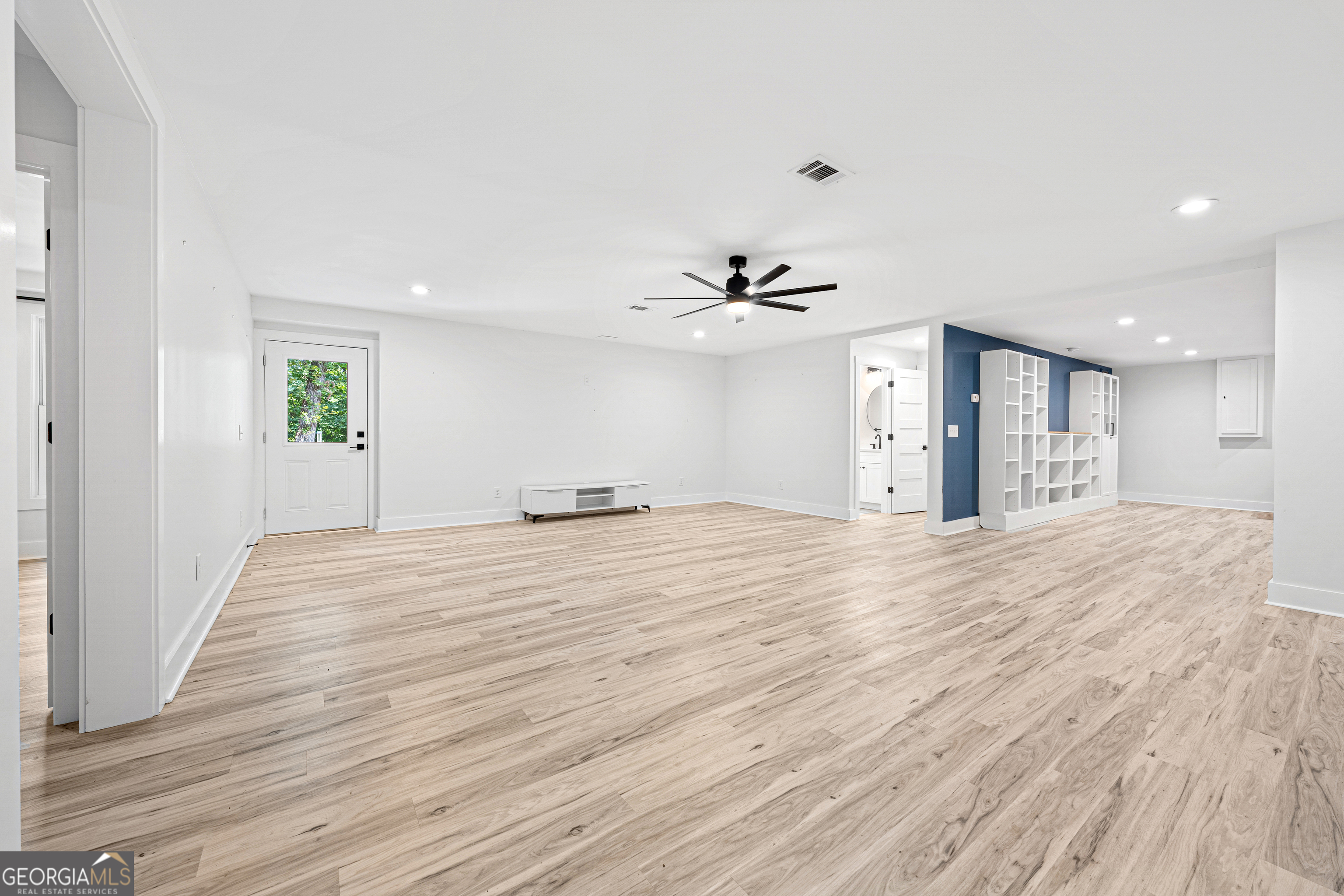 516 Winding Way Property Photo 32